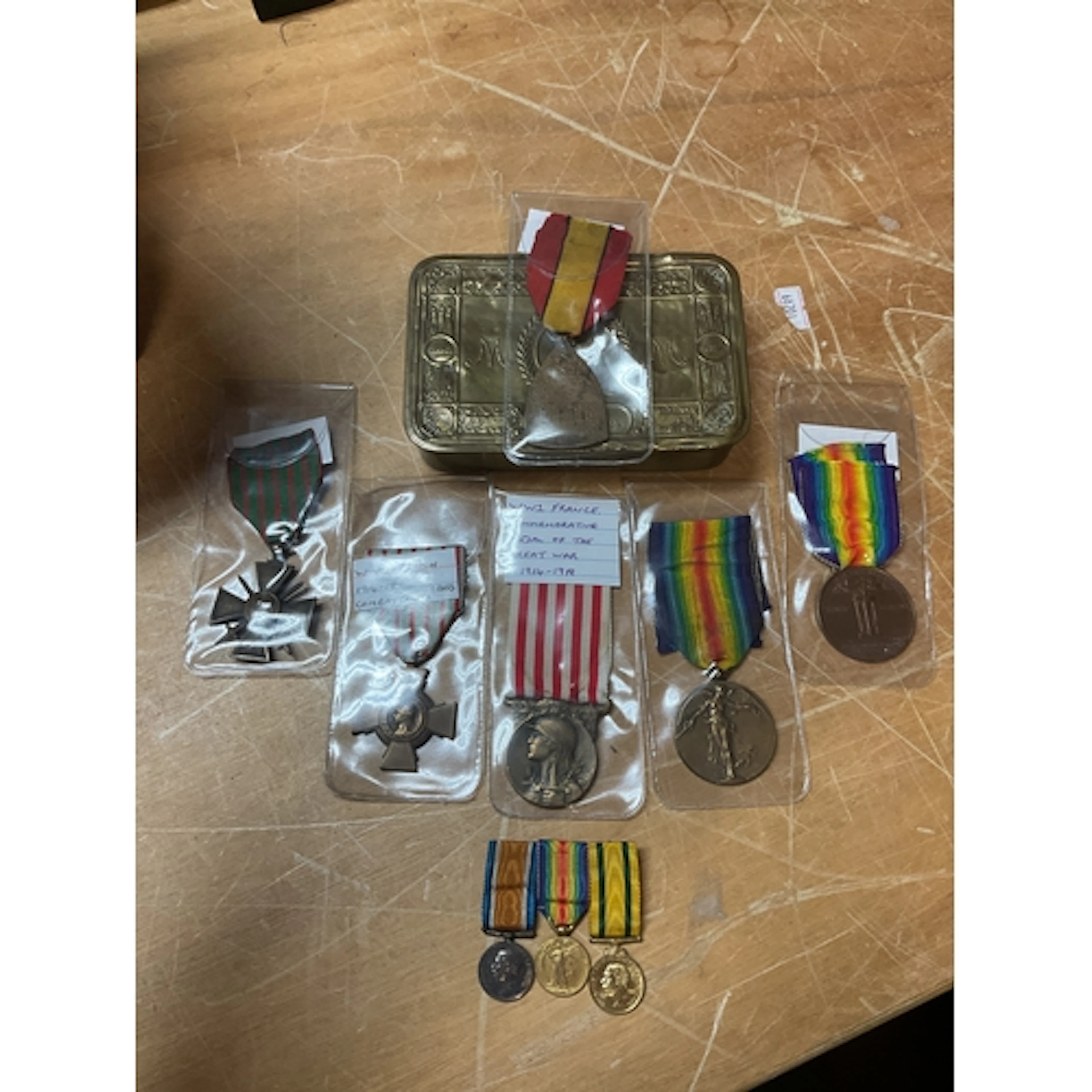 Six mixed French, Belgian and Italian WWI medals, a Queen Ma...