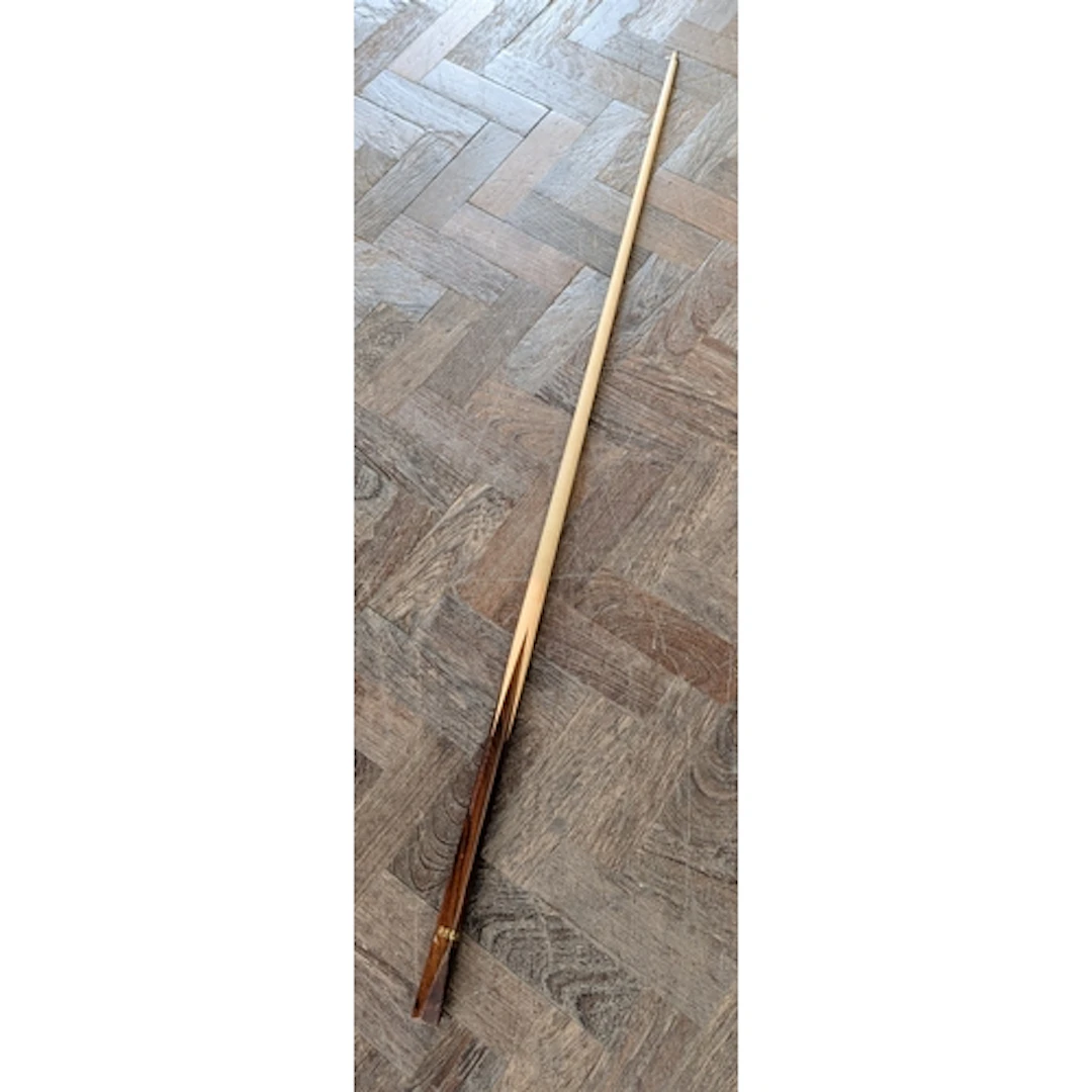 A good Regent snooker cue