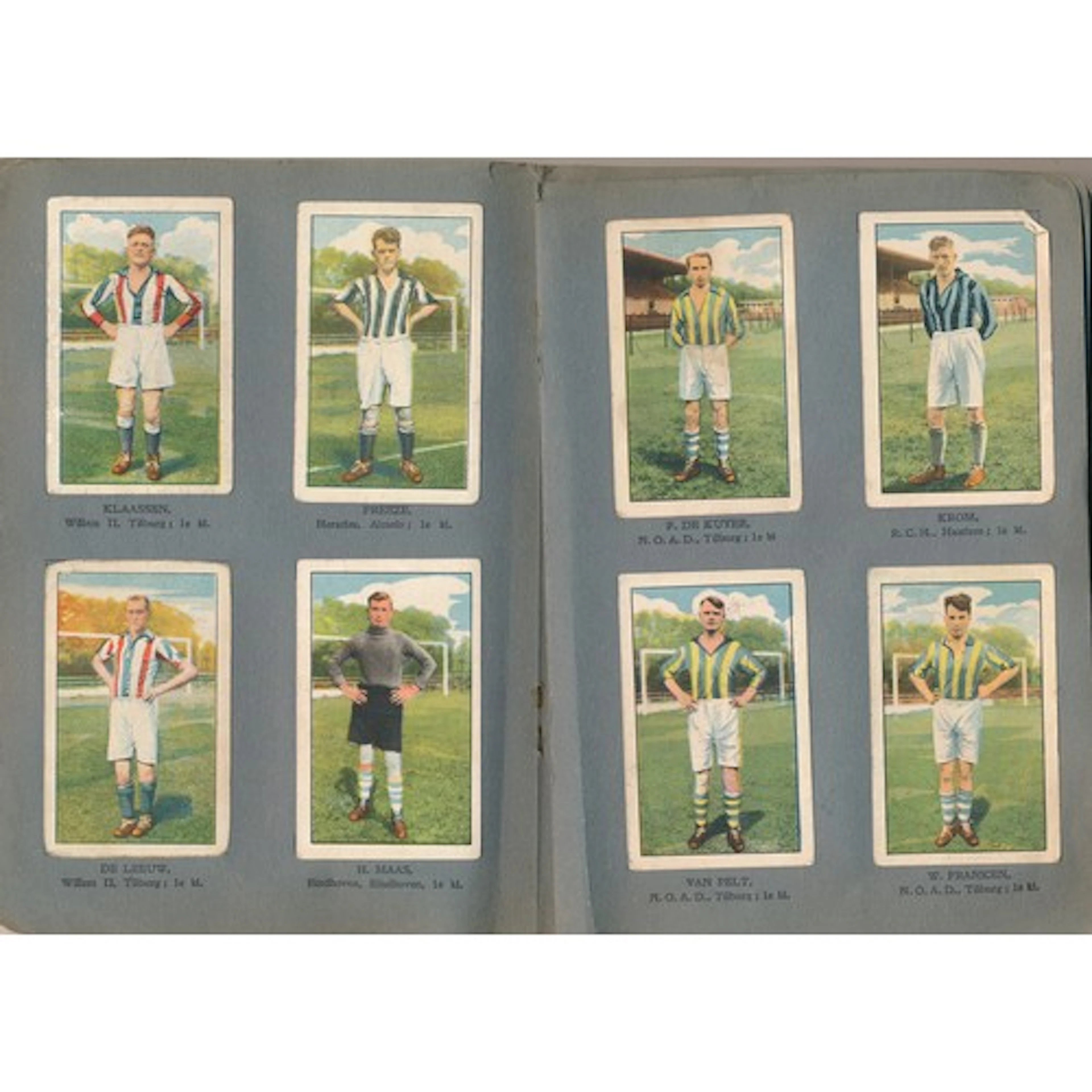 Vintage football soccer cards. Complete set in album, 1931-3...