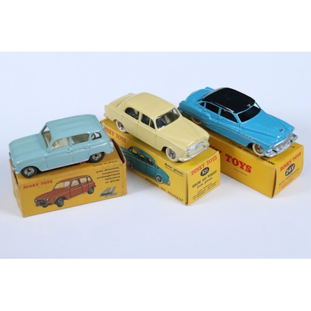 Three boxed French Dinky diecast models to include 518 Renau...