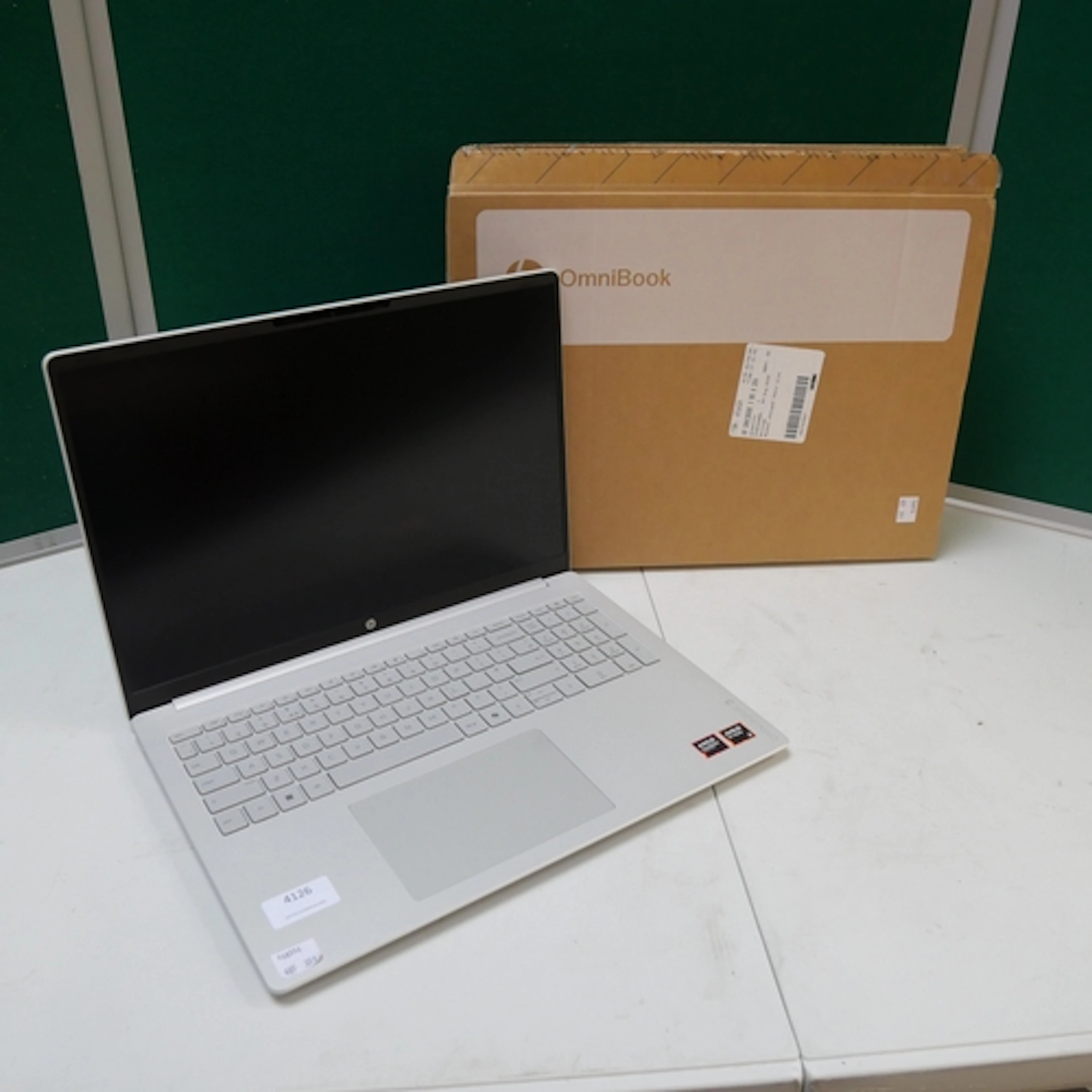 A HP Omnibook 3 R5 Laptop (no charging lead), original RRP £...
