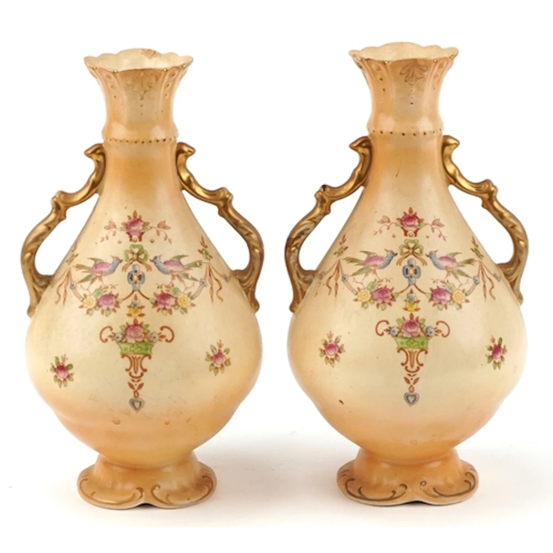 Pair of Crown Devon Fieldings blush vases with floral decora...