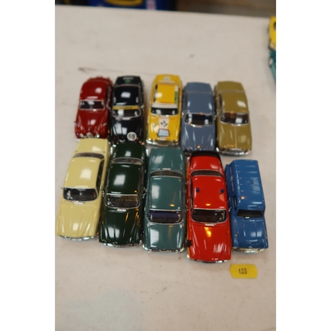 10 Lledo Jaguar and other sports cars