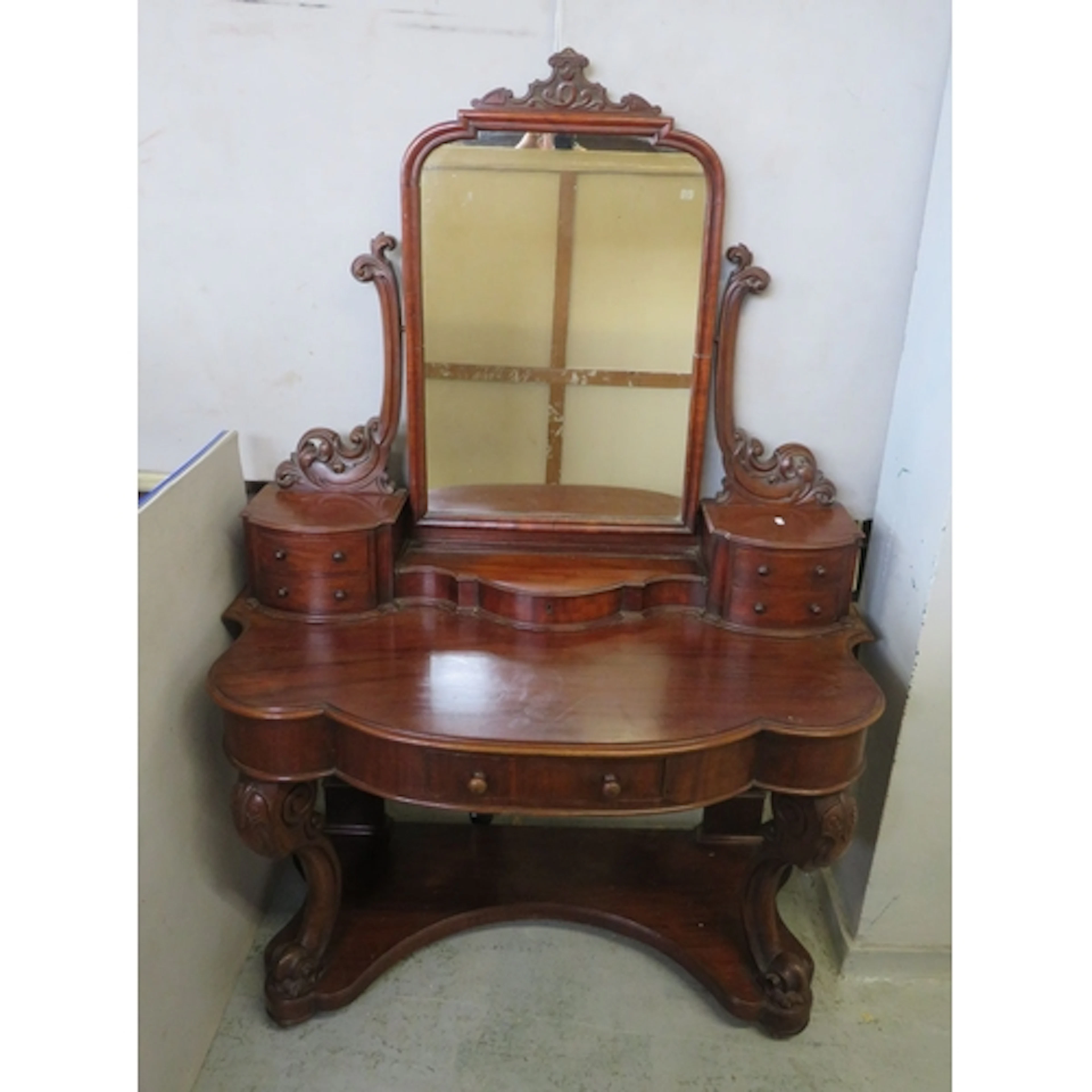 Antique Mahogany Duchess Dressing Table, large central mirro...