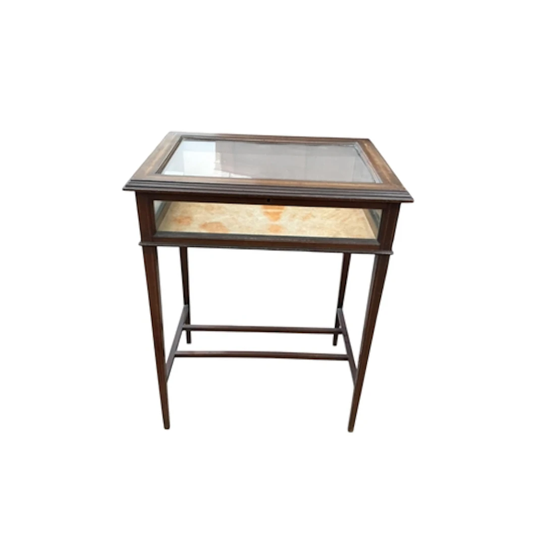 An Edwardian mahogany bijouterie table, width 61cm, depth 46...