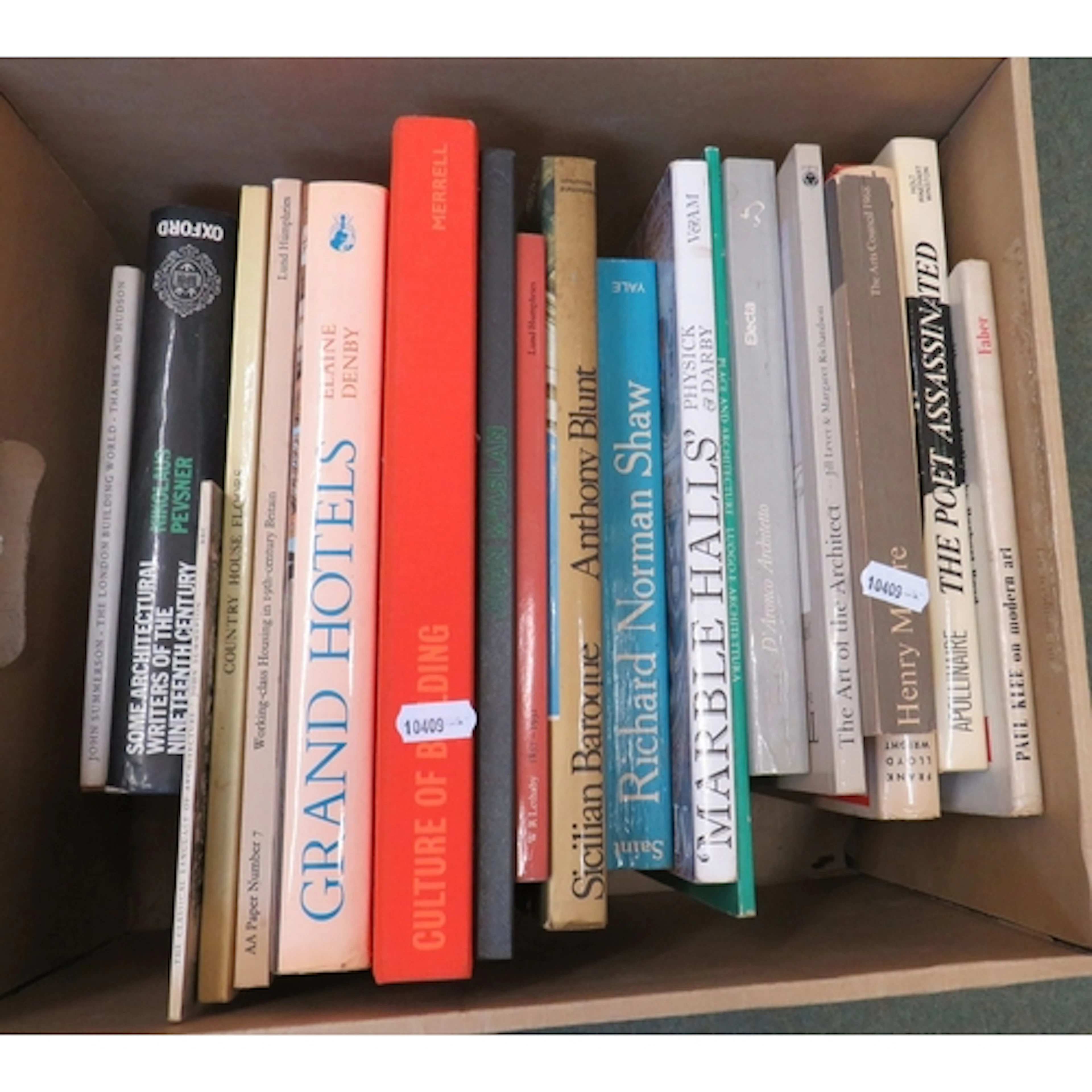 Books: The Poet Assassinated, Paul Klee on modern art, The F...