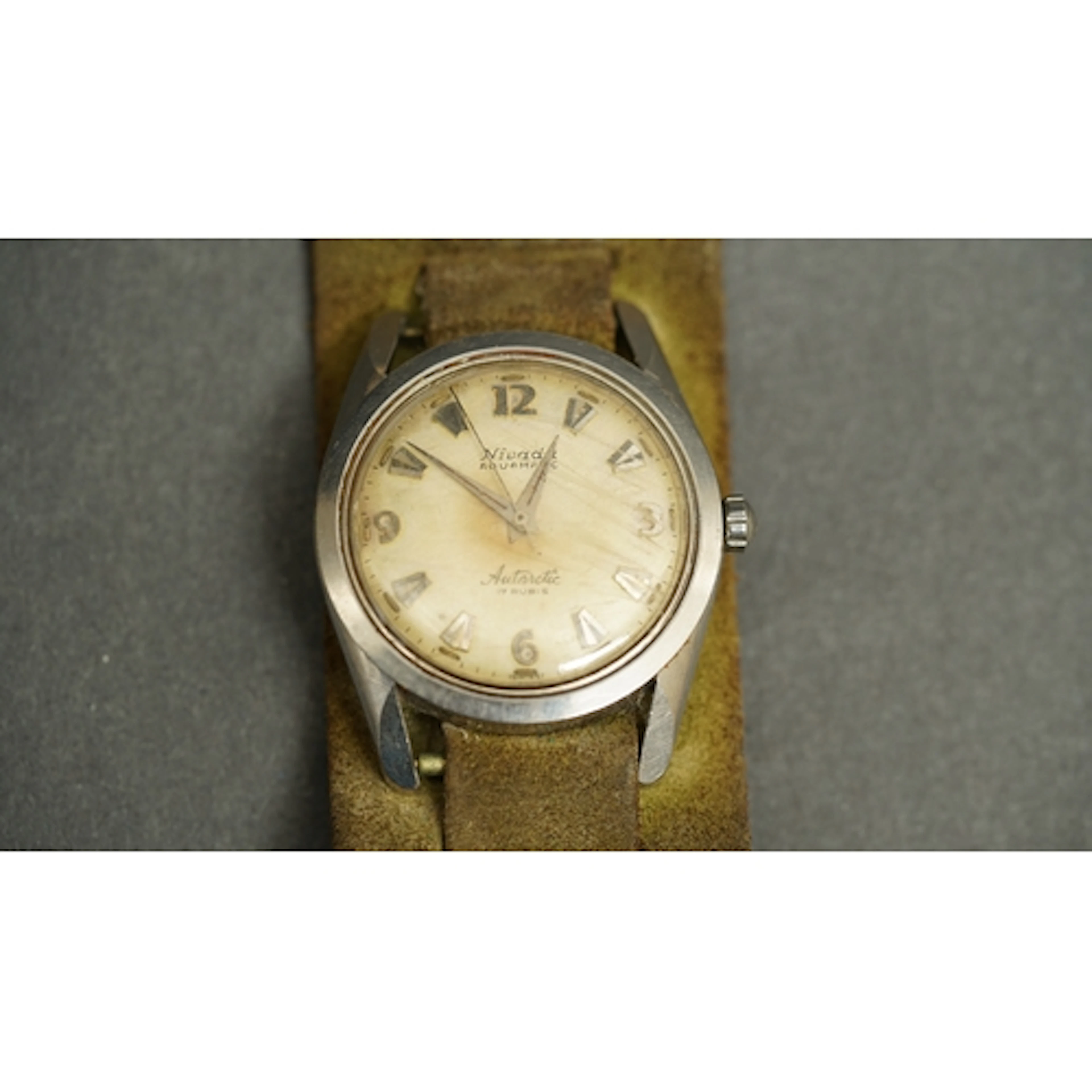 Nivada Automatic Antarctic wrist watch in steel. 35mm steel ...
