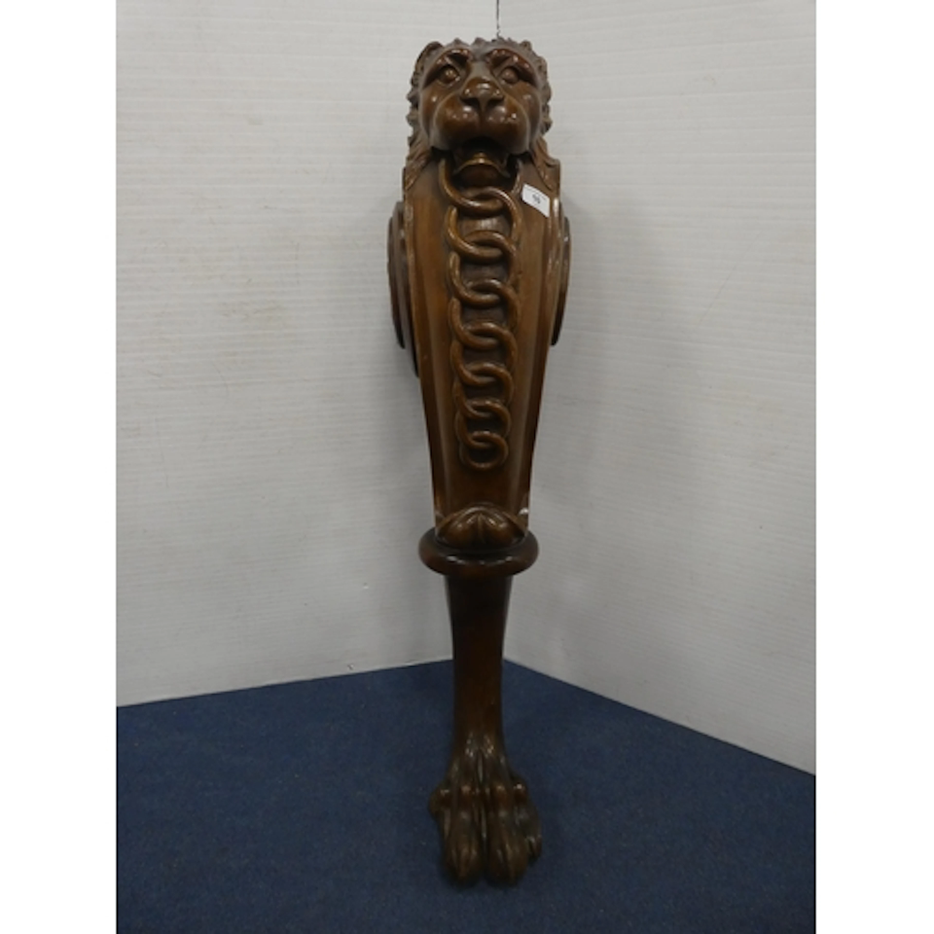 Antique-style mahogany furniture leg/corbel decorated with a...