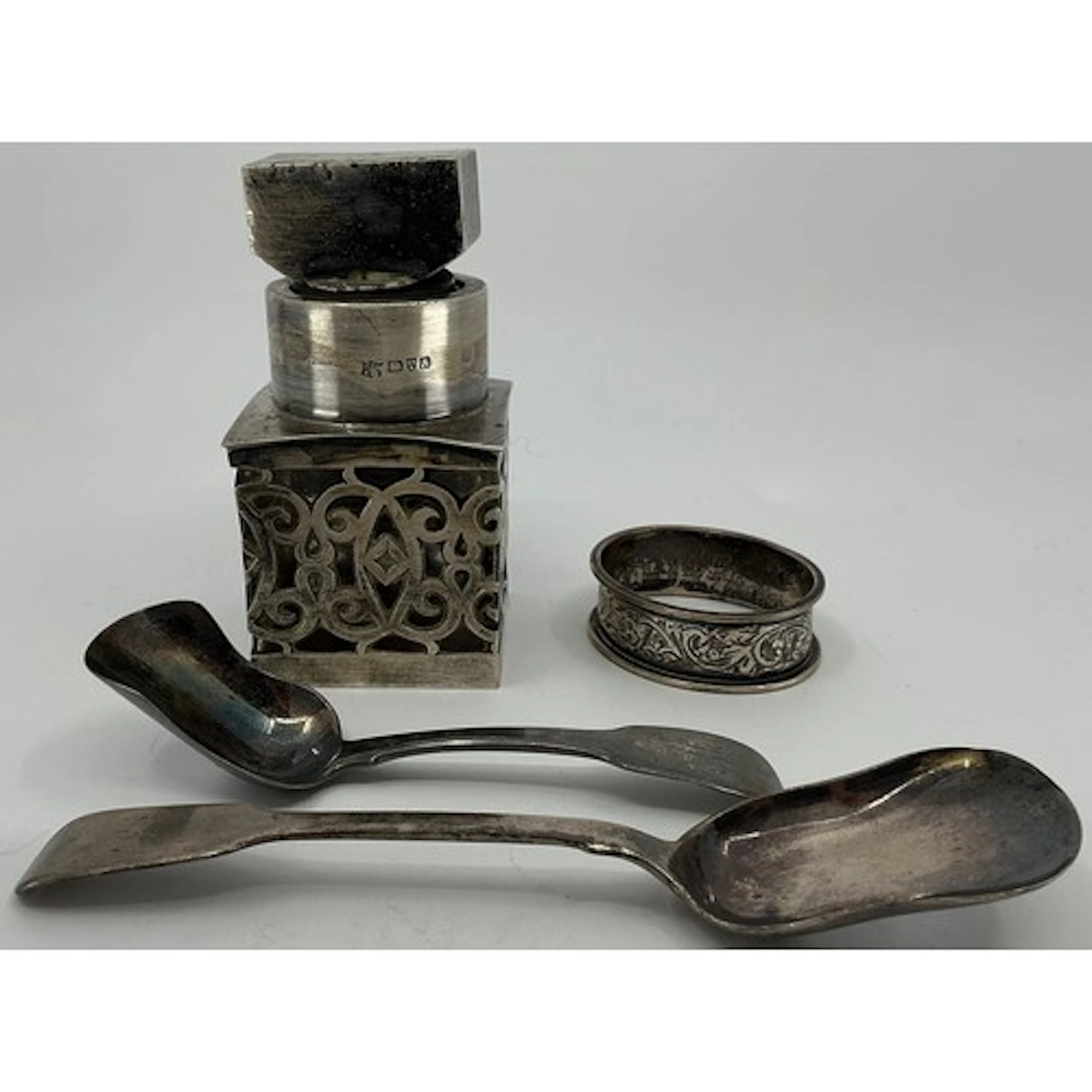 An Edwardian silver mounted dressing table scent bottle or j...