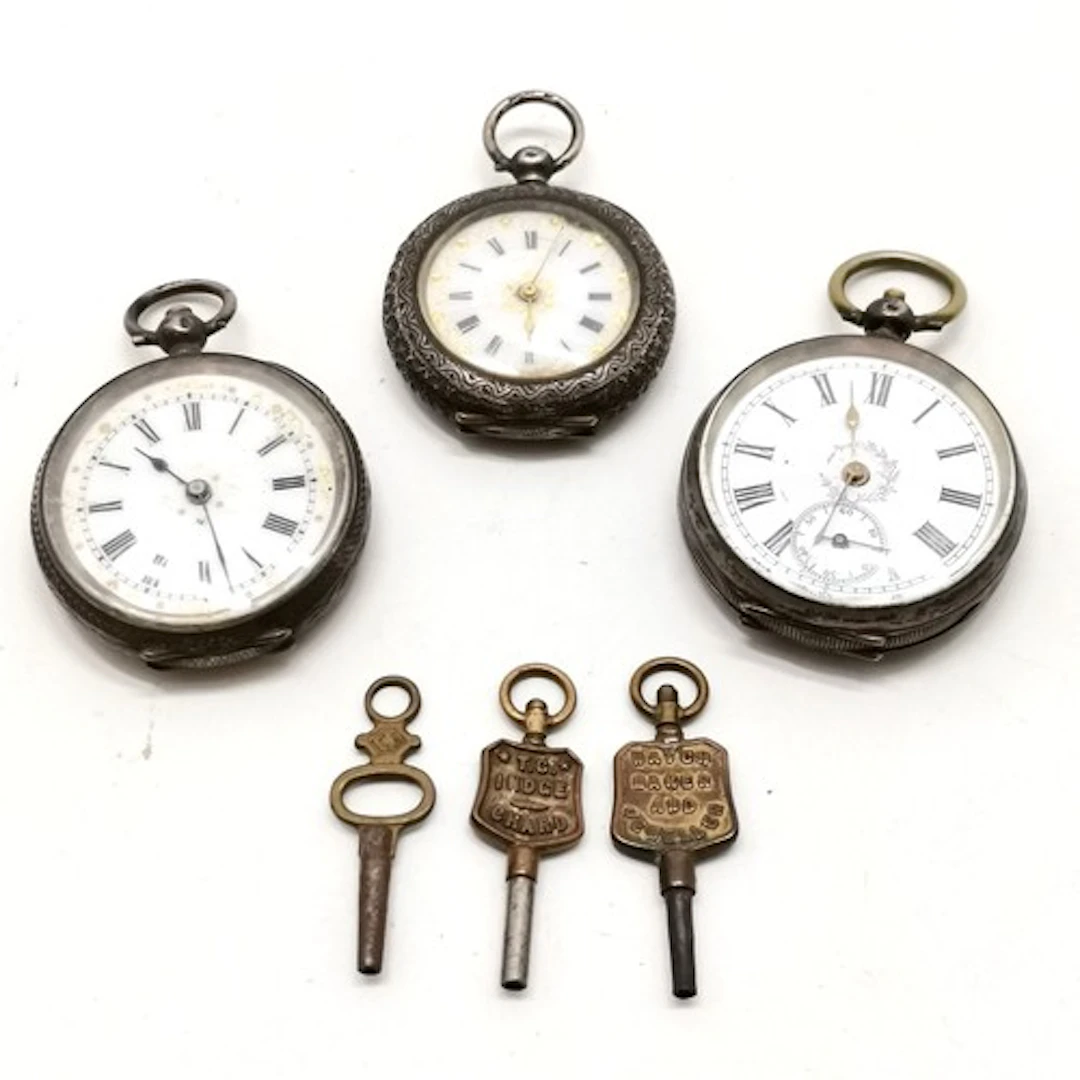 3 x Antique silver cased fob watches with 3 keys - 120g tota...