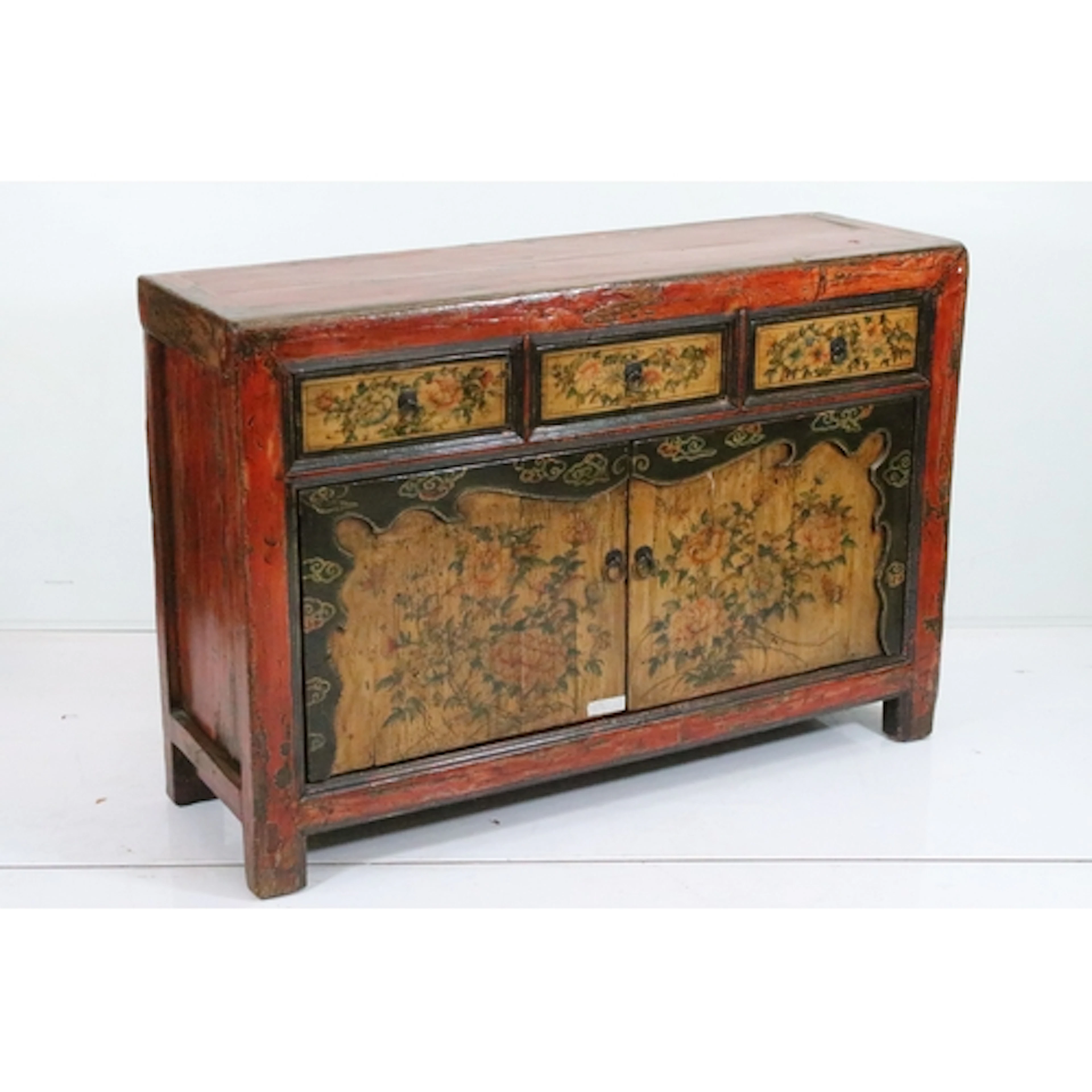 20th century lacquered sideboard, possibly Indonesian, havin...