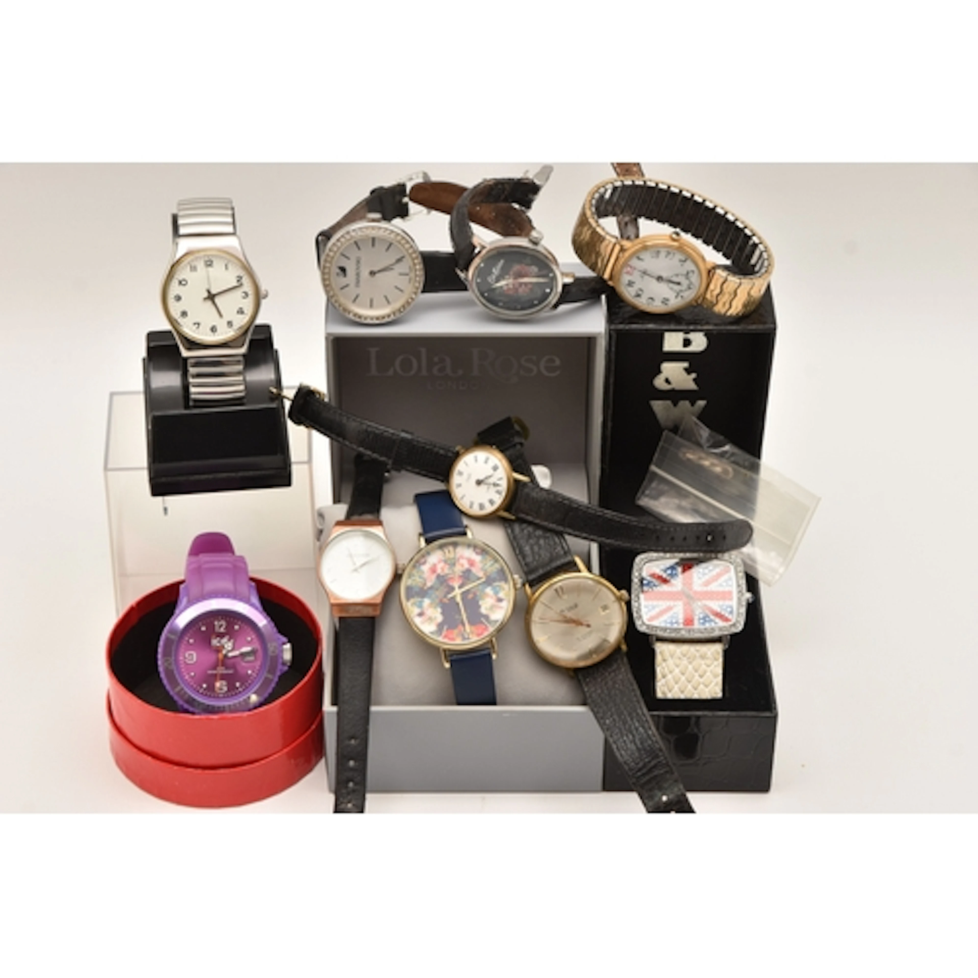A BOX OF LADIES AND GENTS WRISTWATCHES, to include a boxed '...