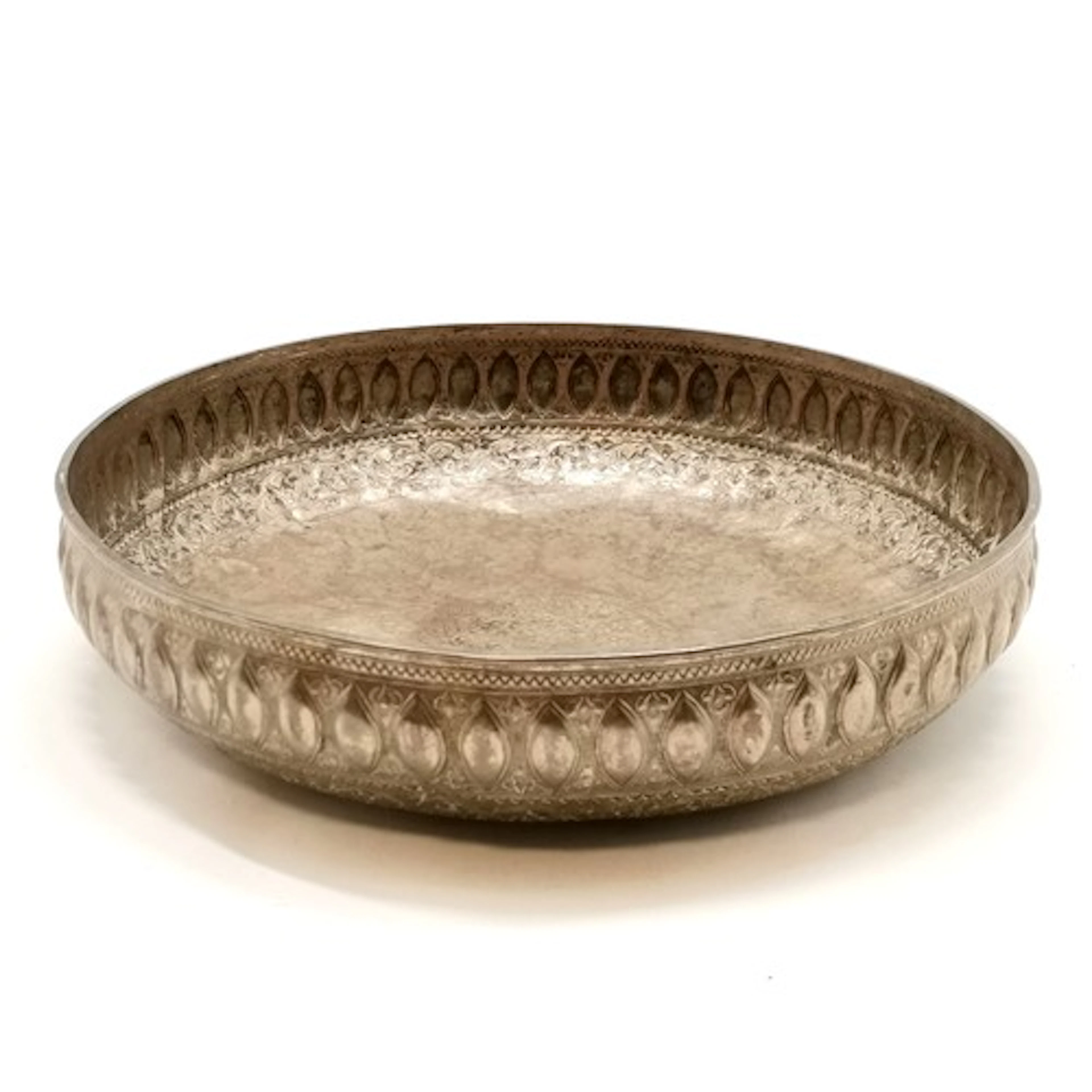 Low grade unmarked silver antique Asian embossed bowl - 35cm...