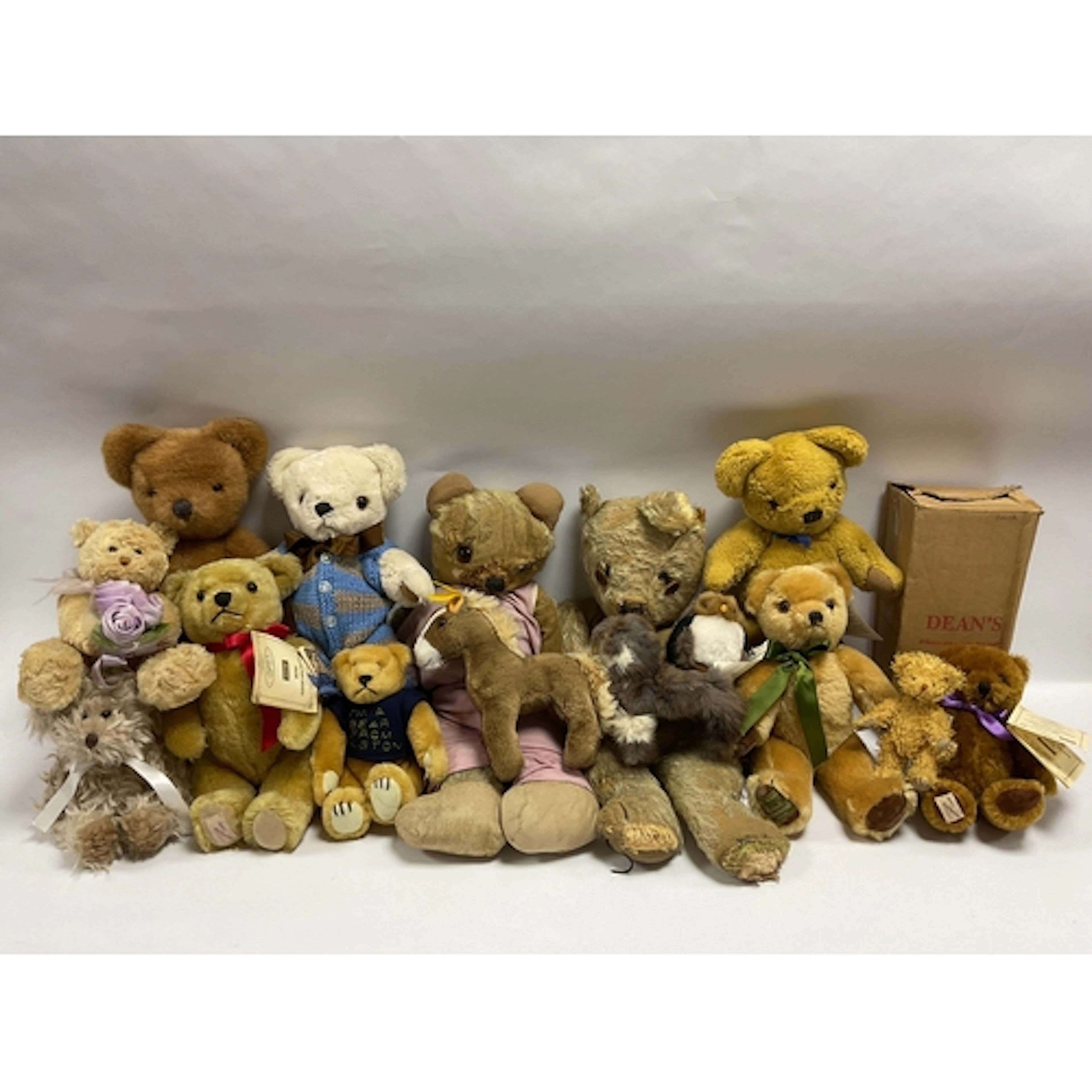 Fifteen Soft Toys / Teddy Bears by Steiff, Dean's Rag Book, ...