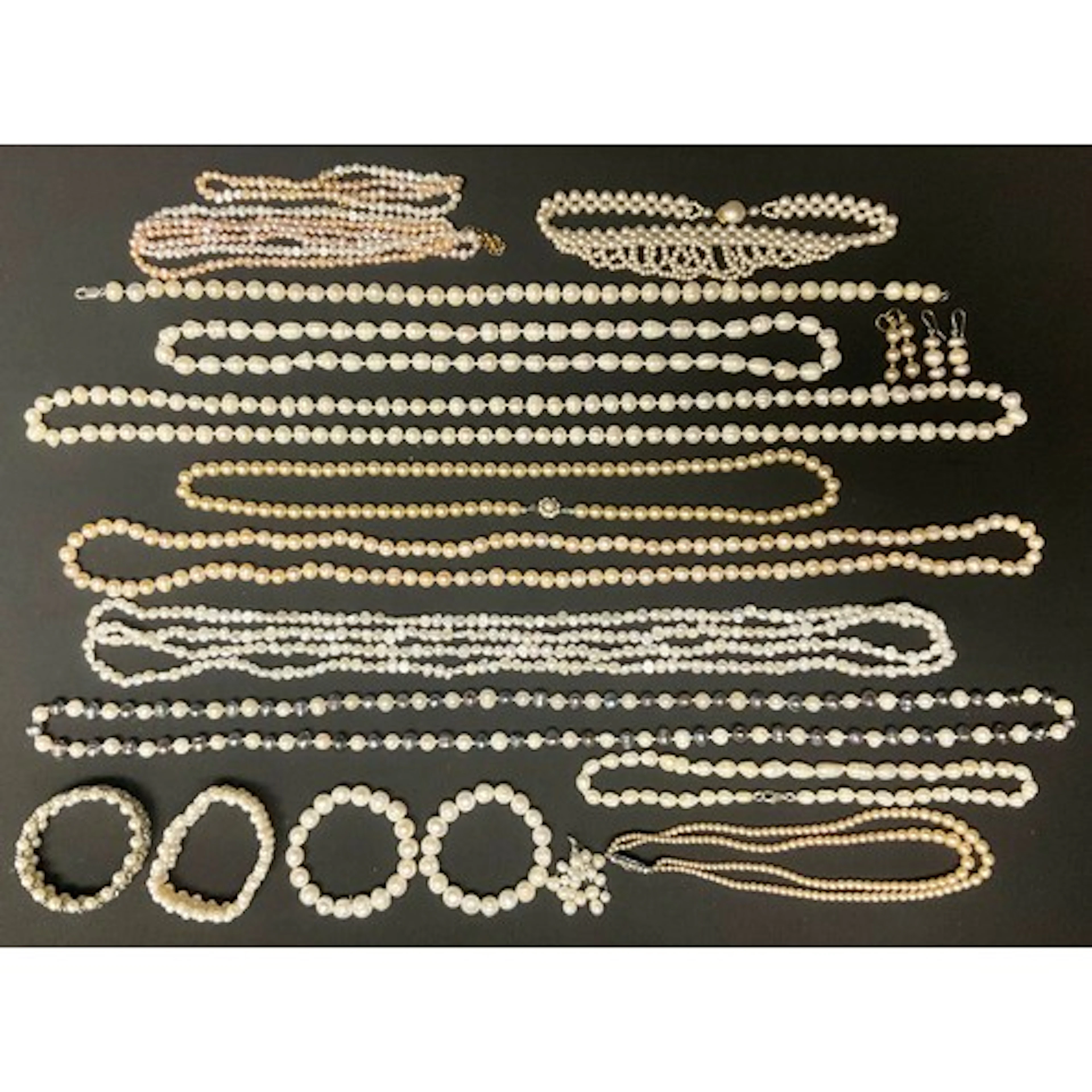 A cultured irregular and blister pearl necklace, approx 196c...