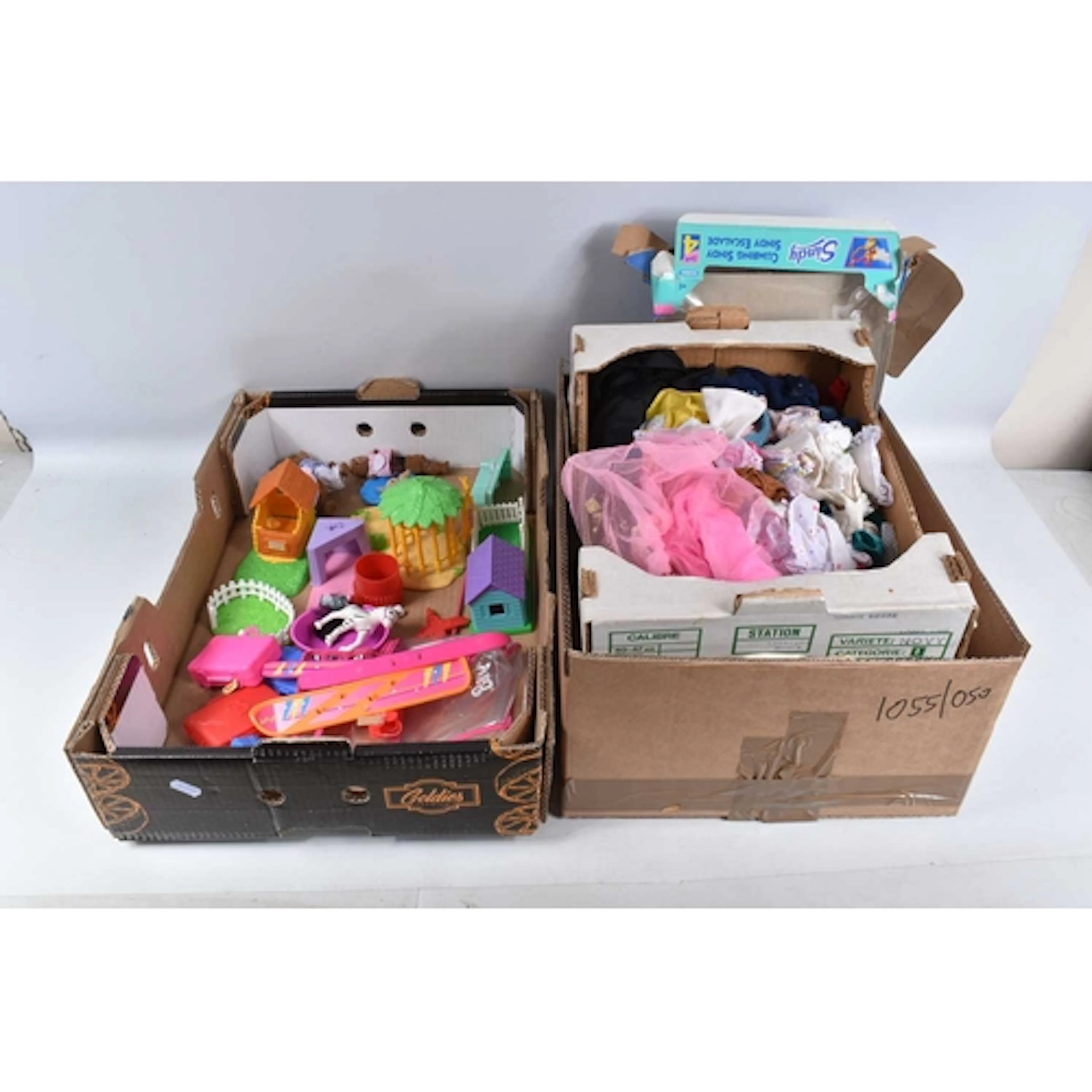 A QUANTITY OF MODERN DOLLS, CLOTHING AND ACCESSORIES, to inc...