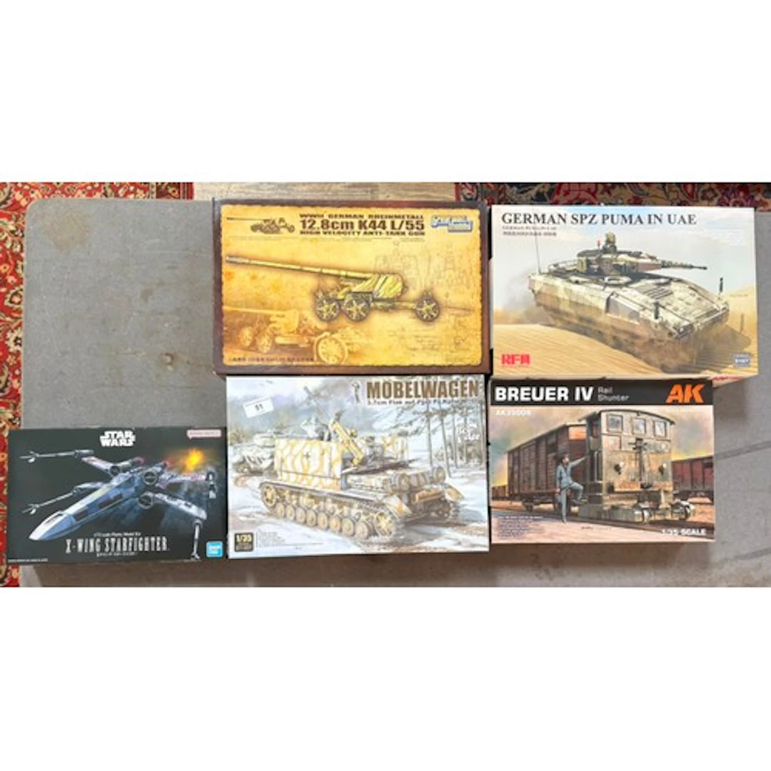 A group of four assorted military model kits, 1:35 scale & a...