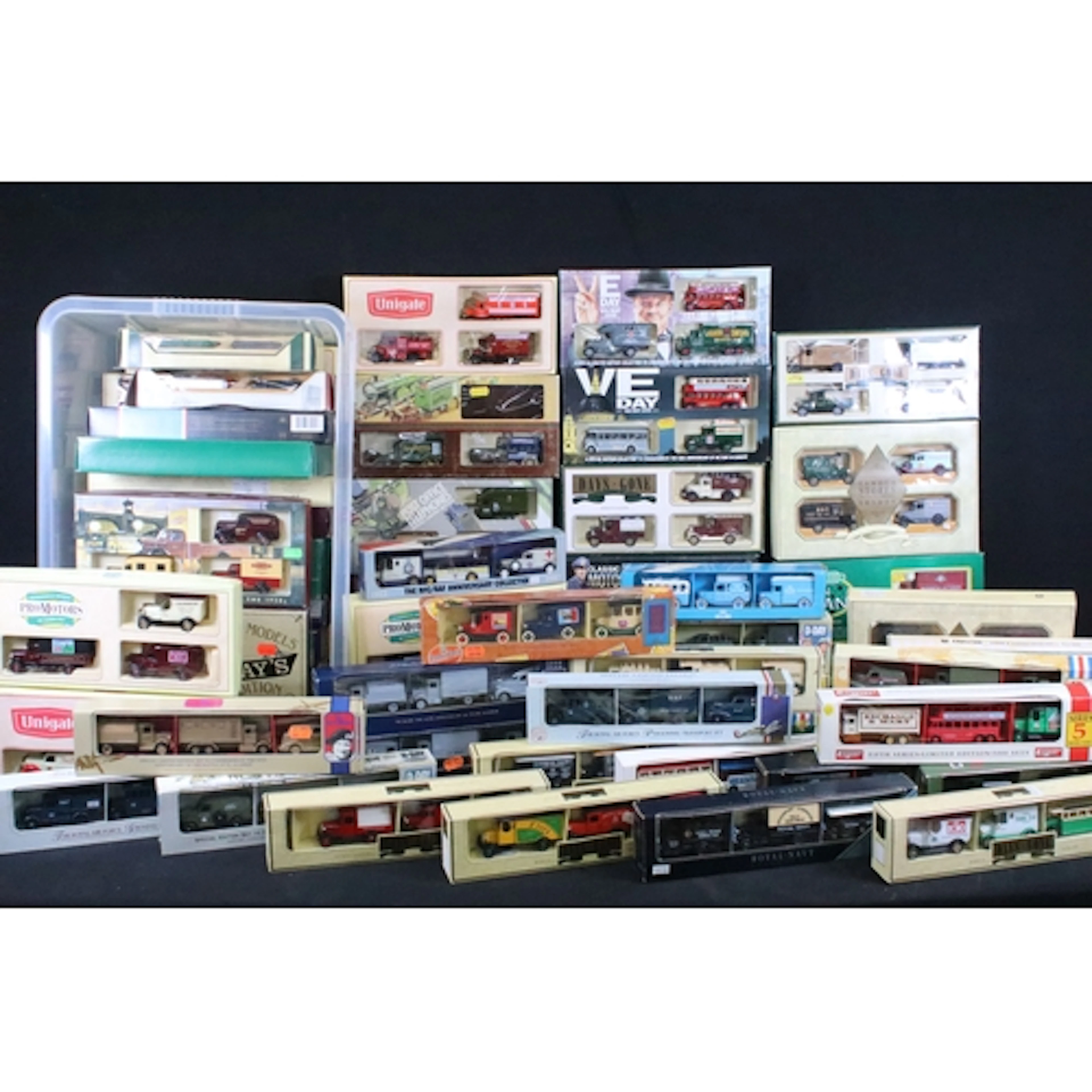 Around 80 boxed Lledo diecast model multi sets to include Da...
