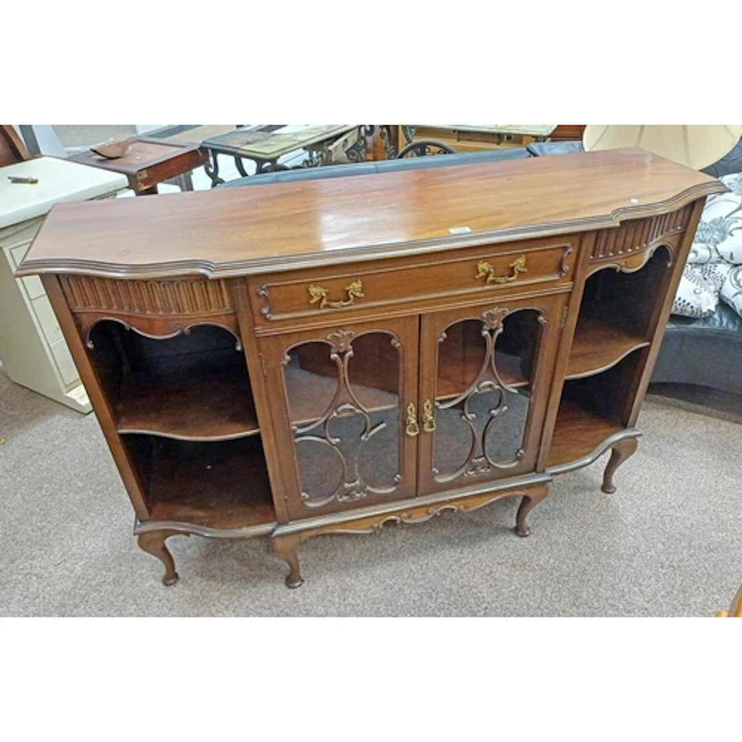 EARLY 20TH CENTURY MAHOGANY SIDE CABINET WITH 2 CENTRALLY SE...