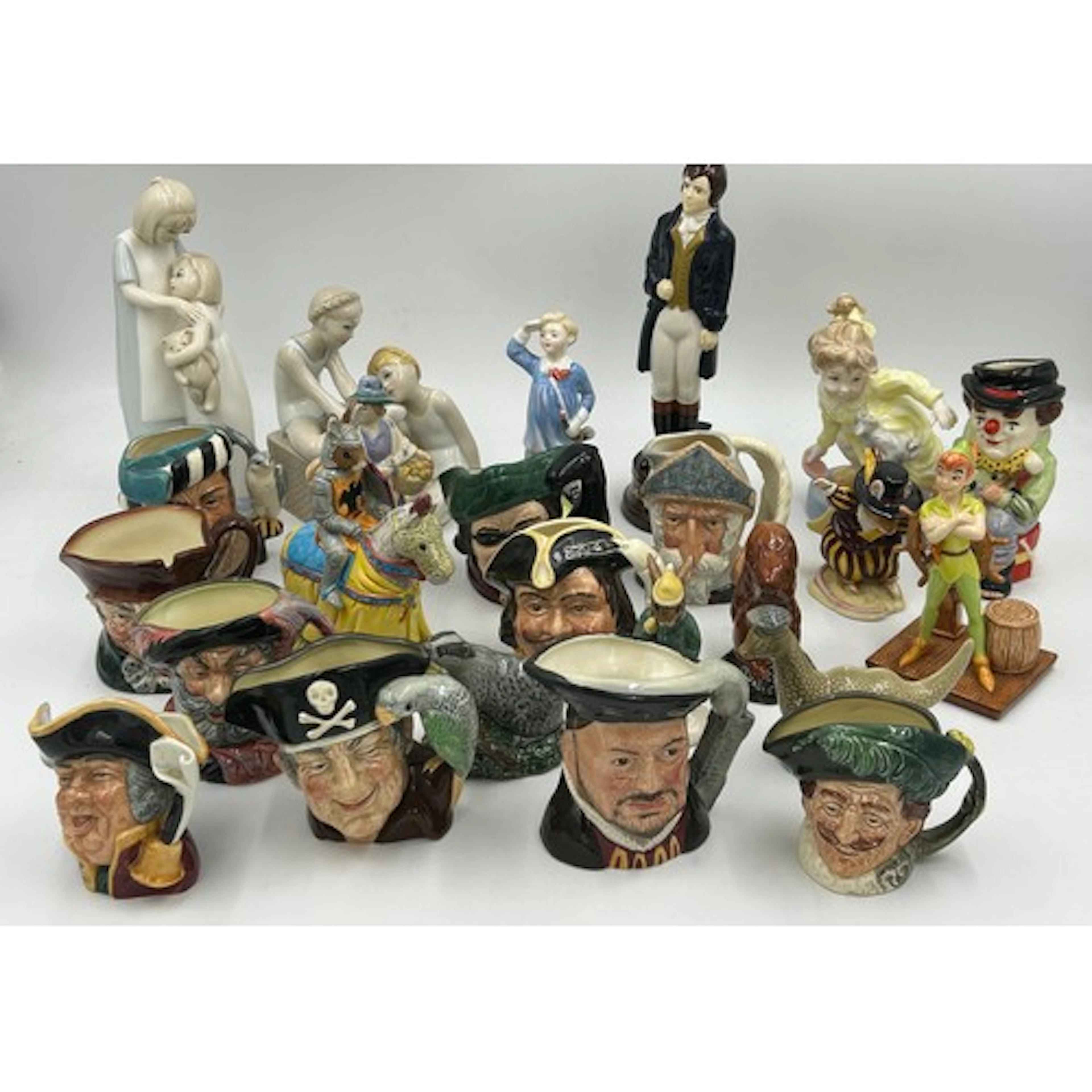 A selection of ceramics to include Royal Doulton: 11 x Toby ...