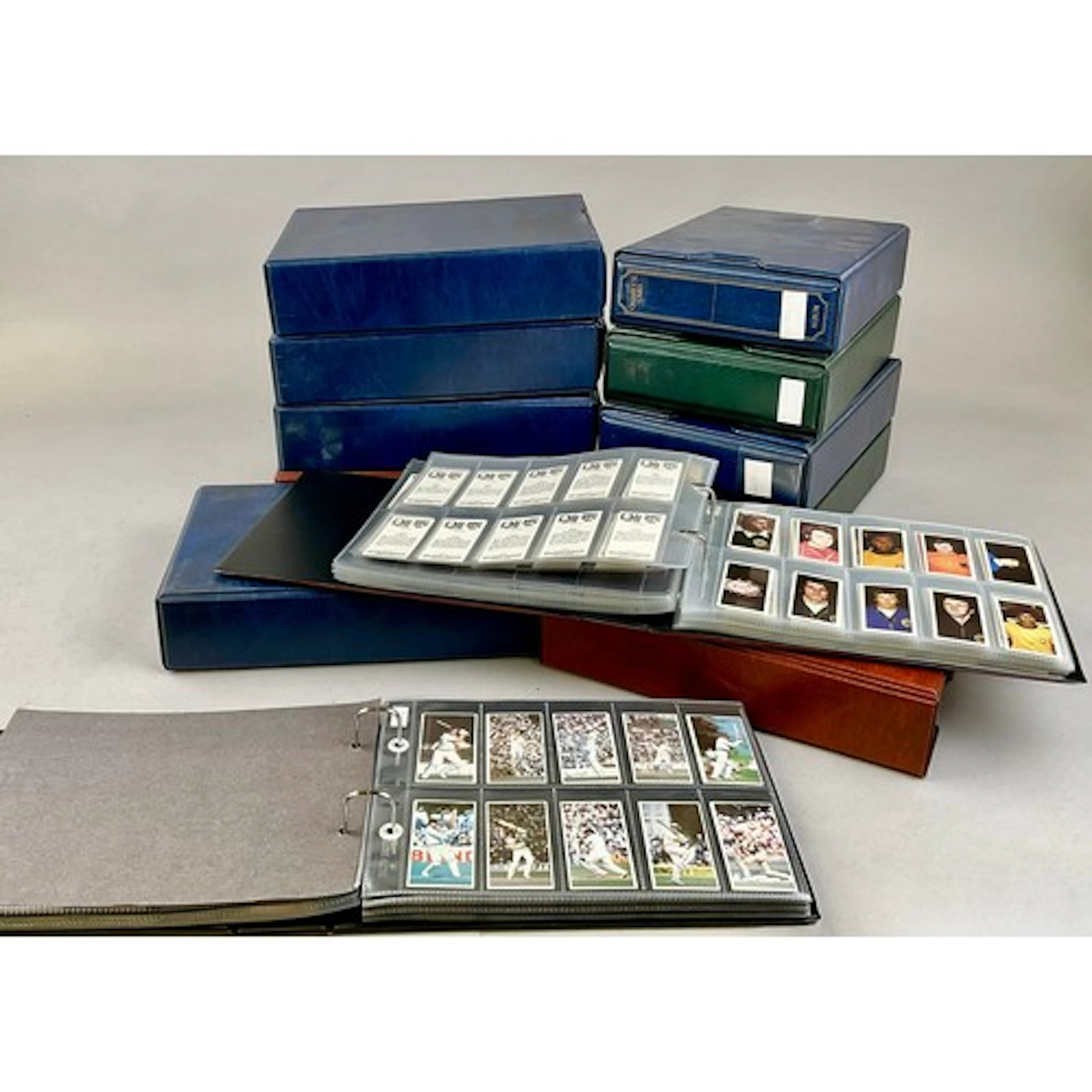 Ten albums of early 20th century and later cigarette and tra...