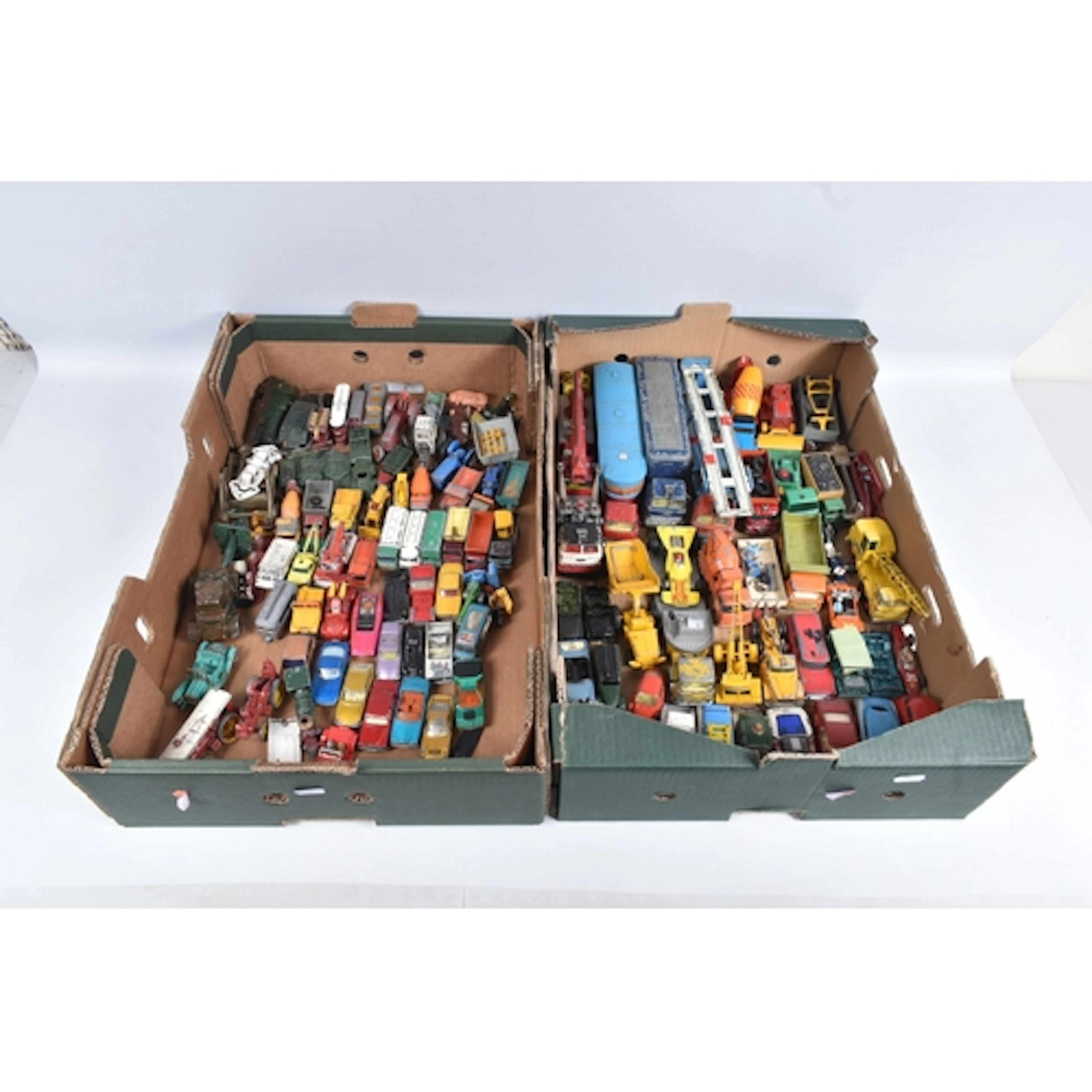 A QUANTITY OF UNBOXED ASSORTED PLAYWORN DIECAST VEHICLES, to...