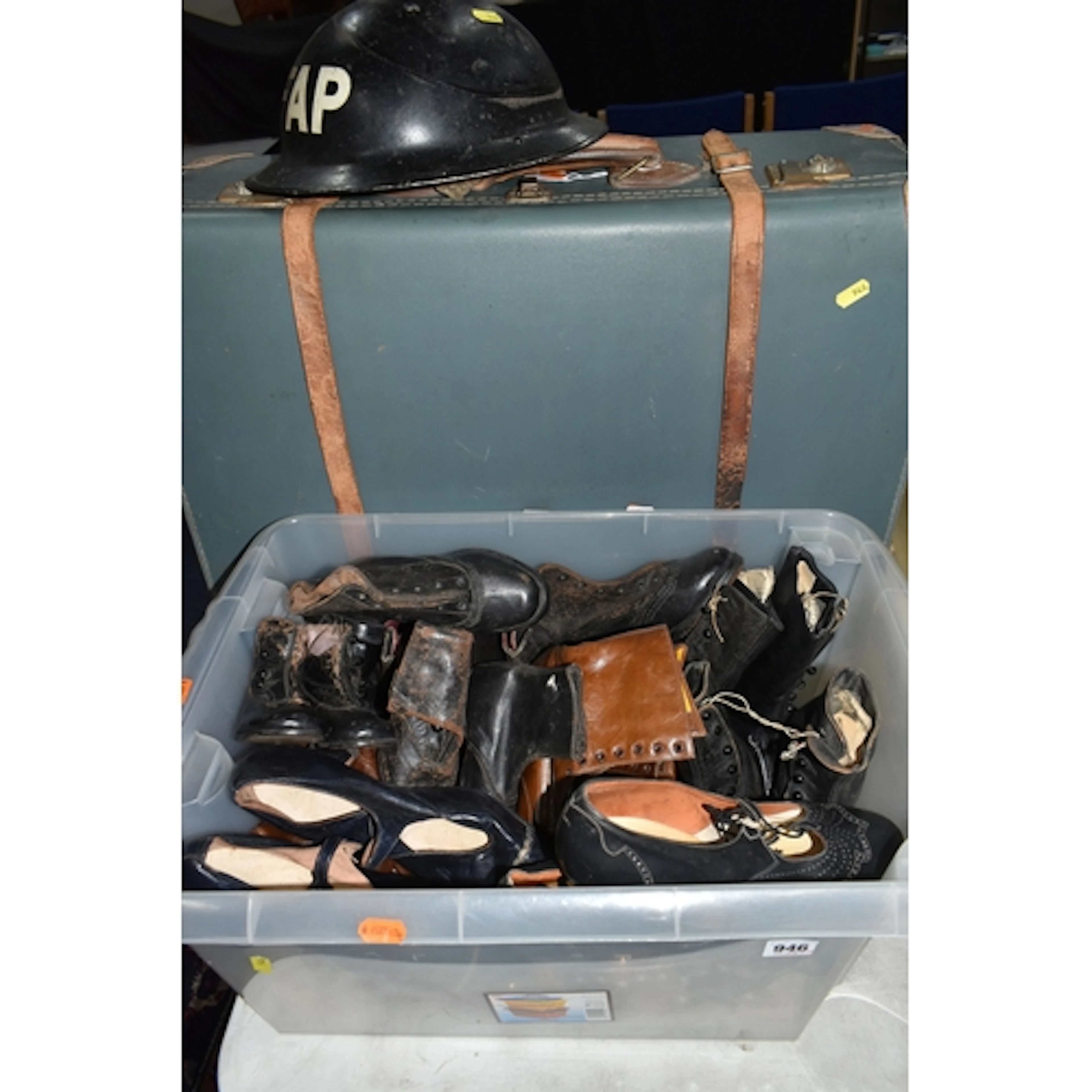 ONE BOX OF VINTAGE FOOTWEAR comprising twelve pairs of women...