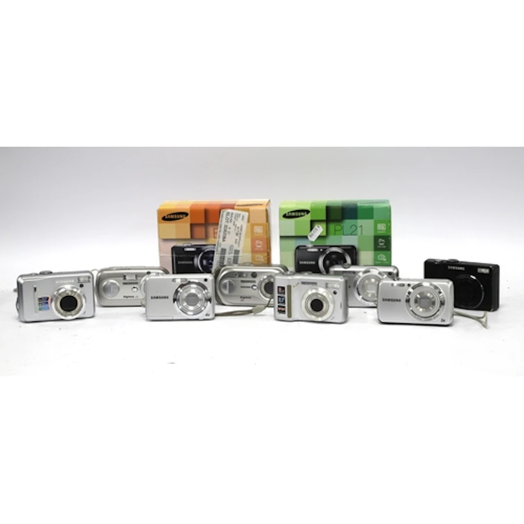 A large collection of Samsung Digital Compact Cameras to inc...