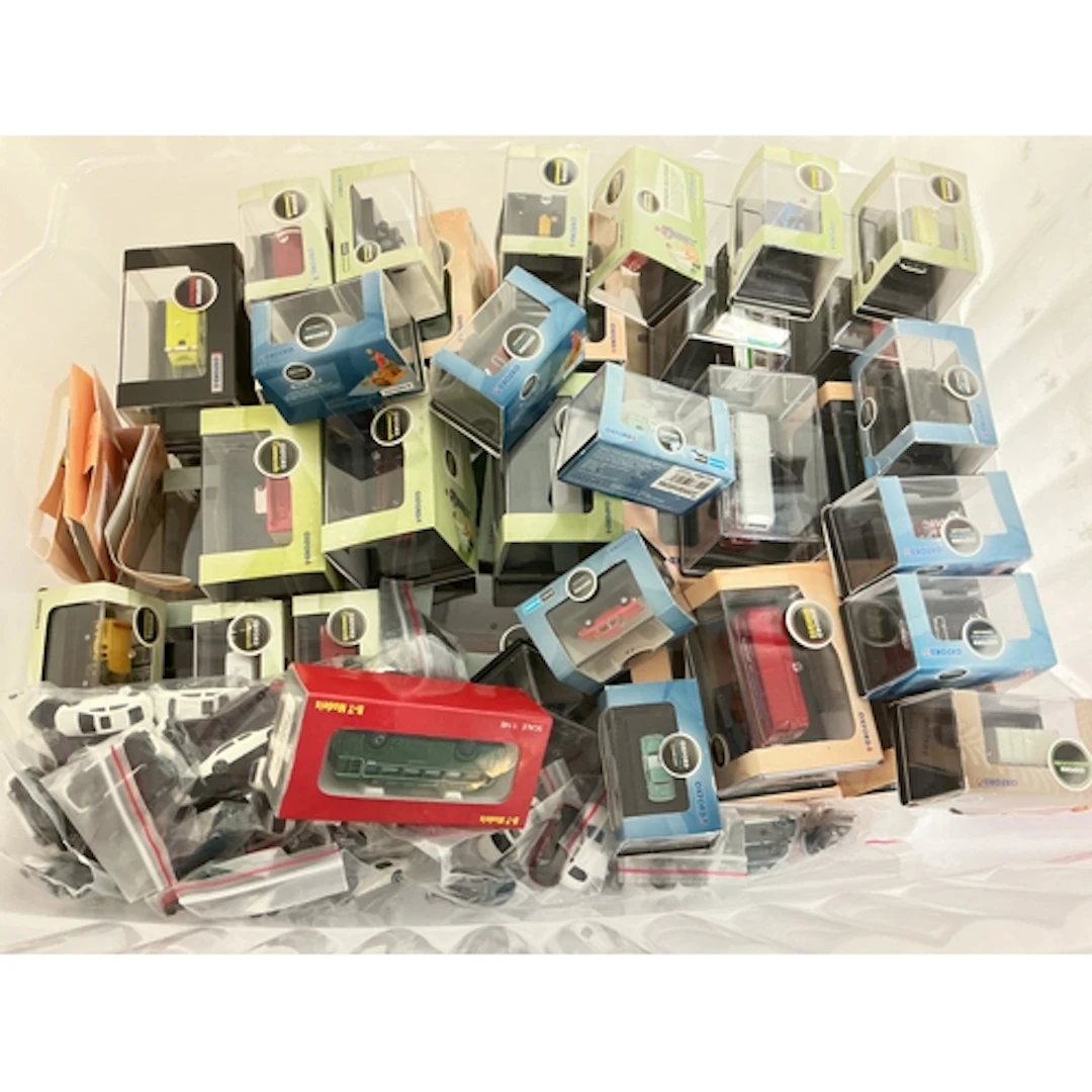 A Box Containing A Collection Of Boxed N Gauge Oxford Diecas...