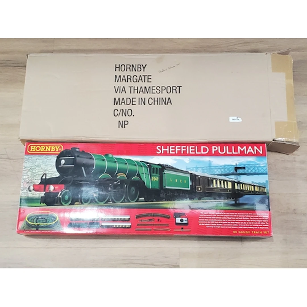 Hornby (China) R1135 'Sheffield Pullman' Train Set containin...