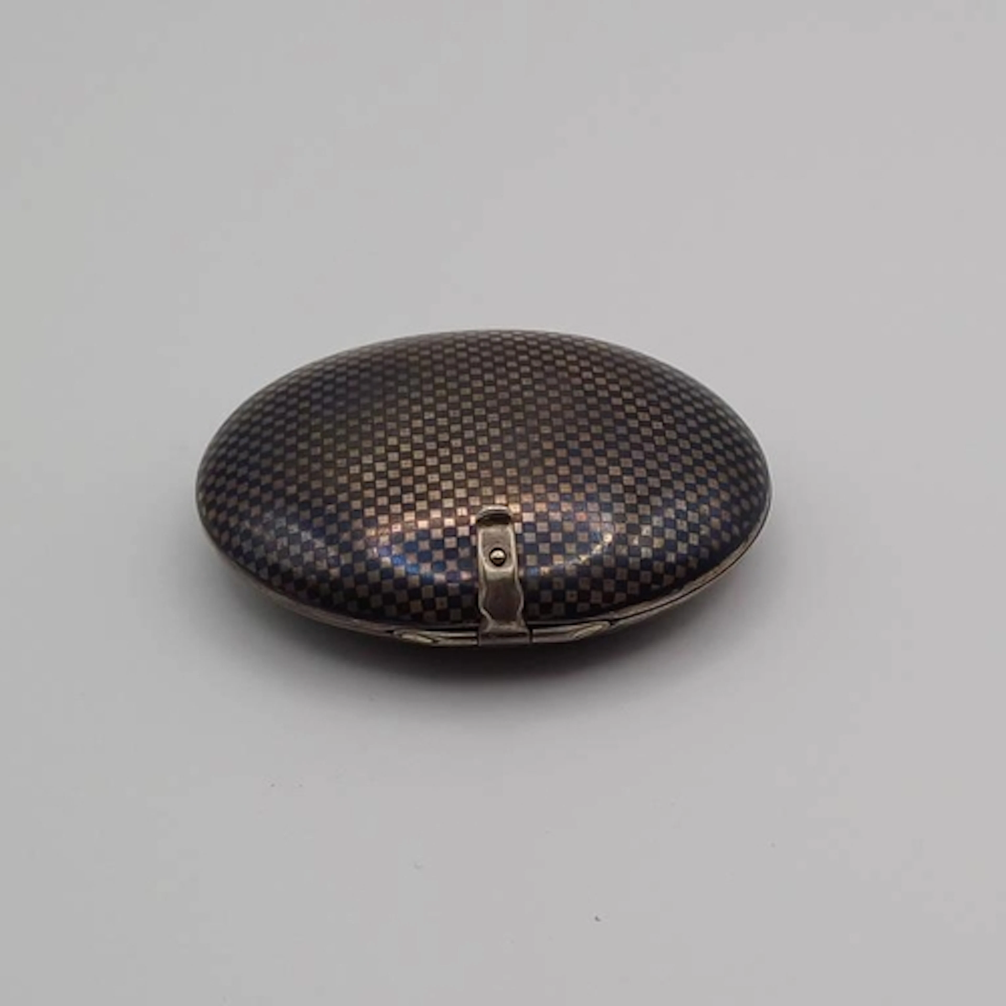 19TH CENTURY FRENCH SILVER OVAL HINGED TRINKET BOX WITH NIEL...
