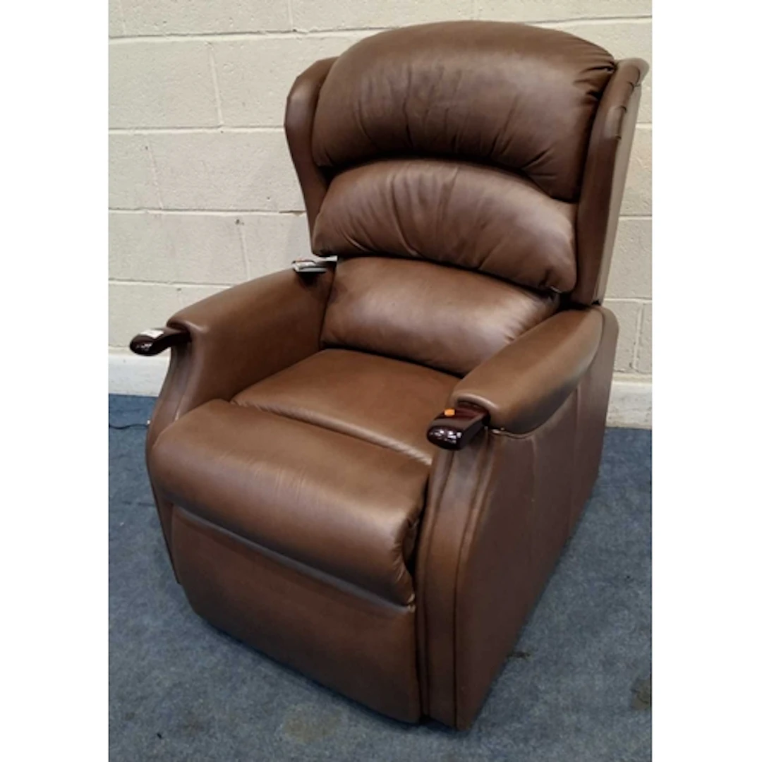 A HSL BROWN LEATHER ELECTRIC RISE AND RECLINE ARMCHAIR (wid...