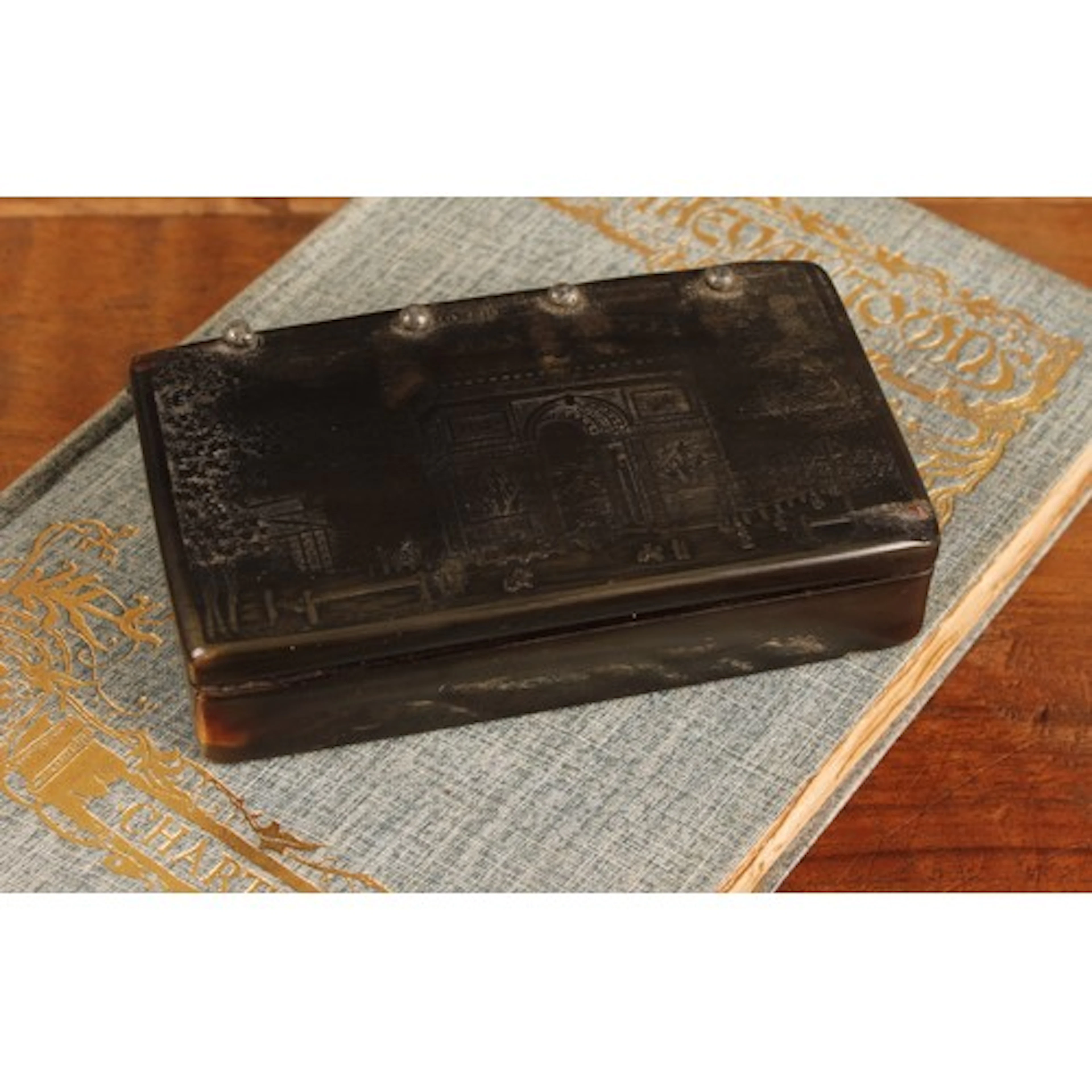 A 19th century French horn commemorative rectangular snuff b...