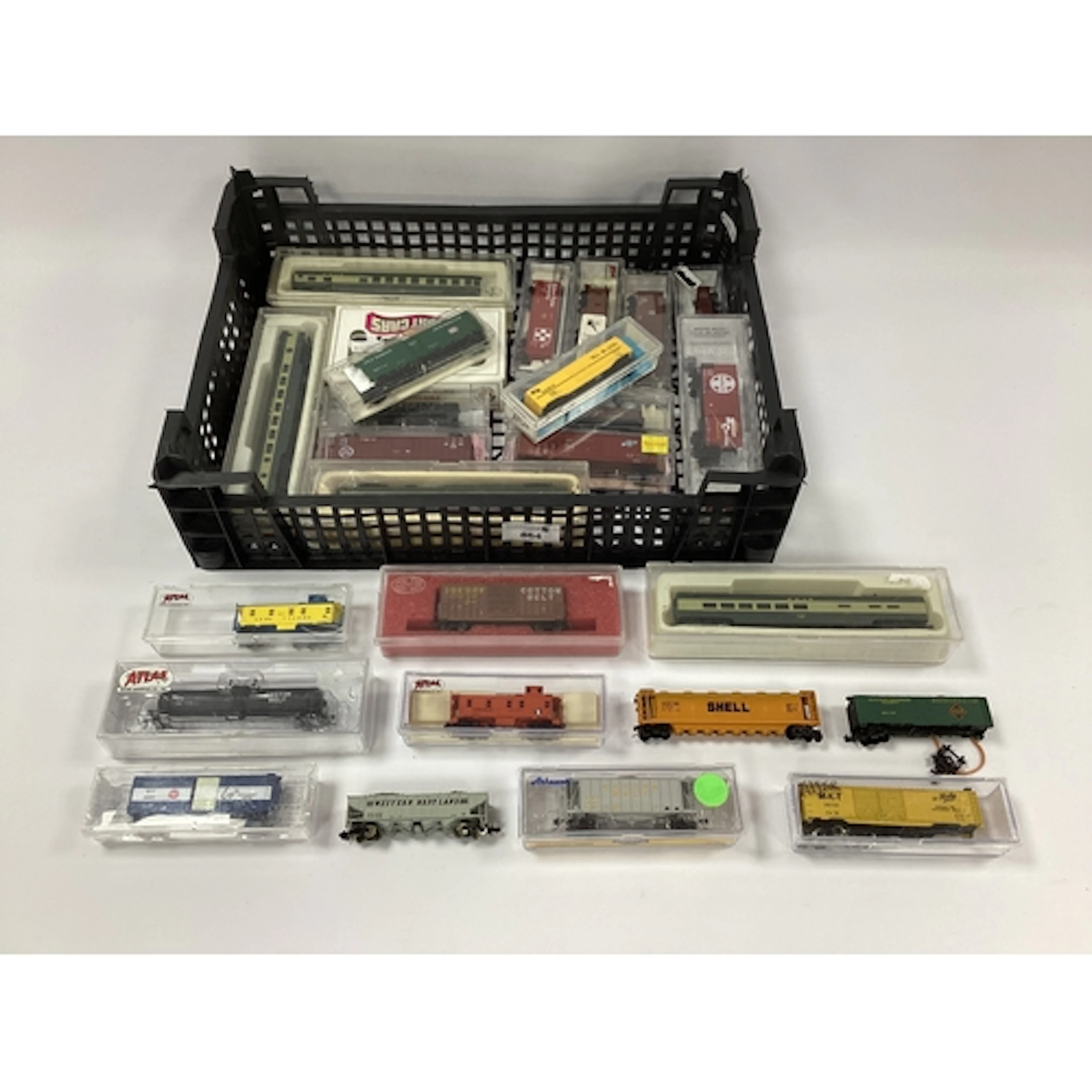 Approximately twenty-four boxed items of N gauge American ou...