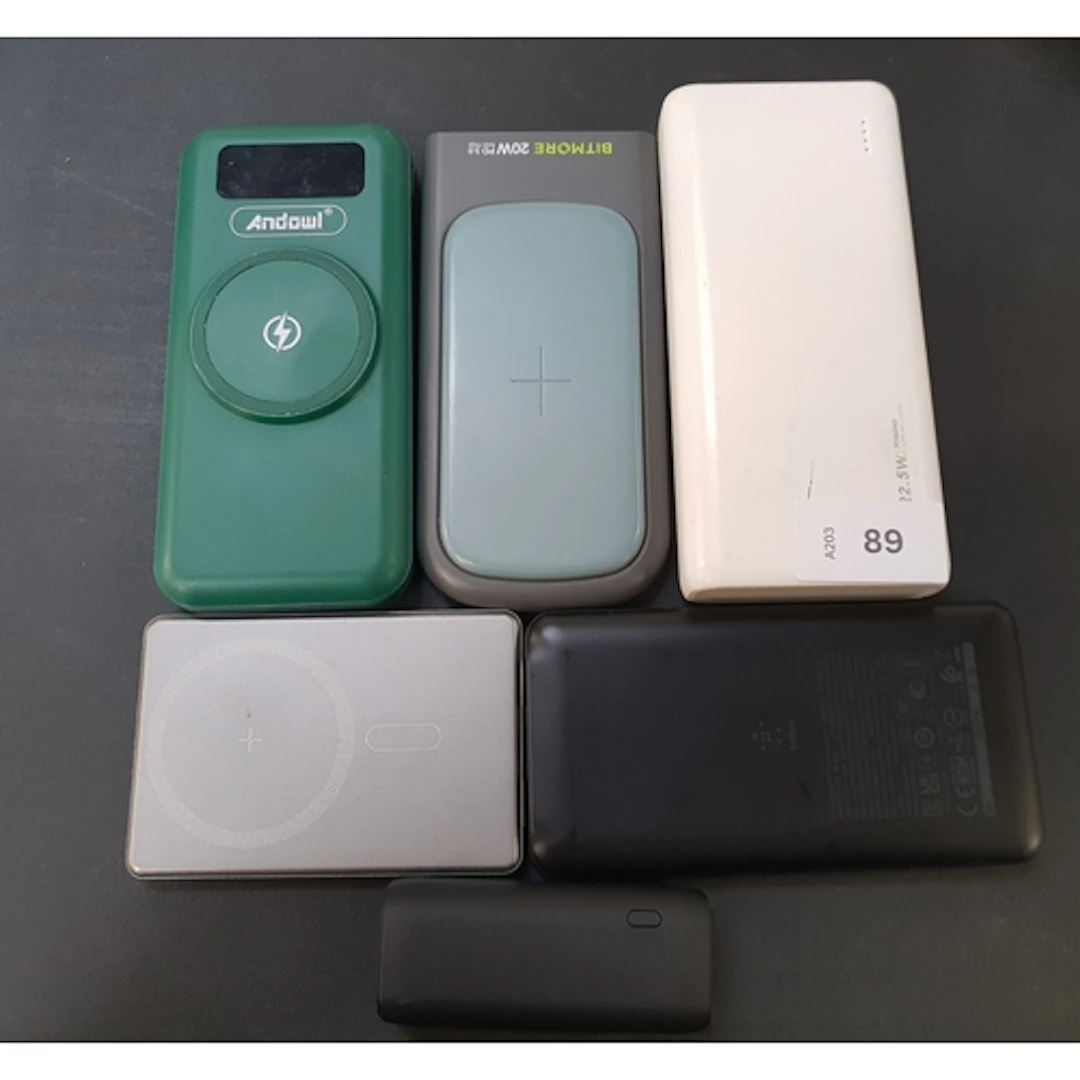 SIX POWER BANKS including Belkin