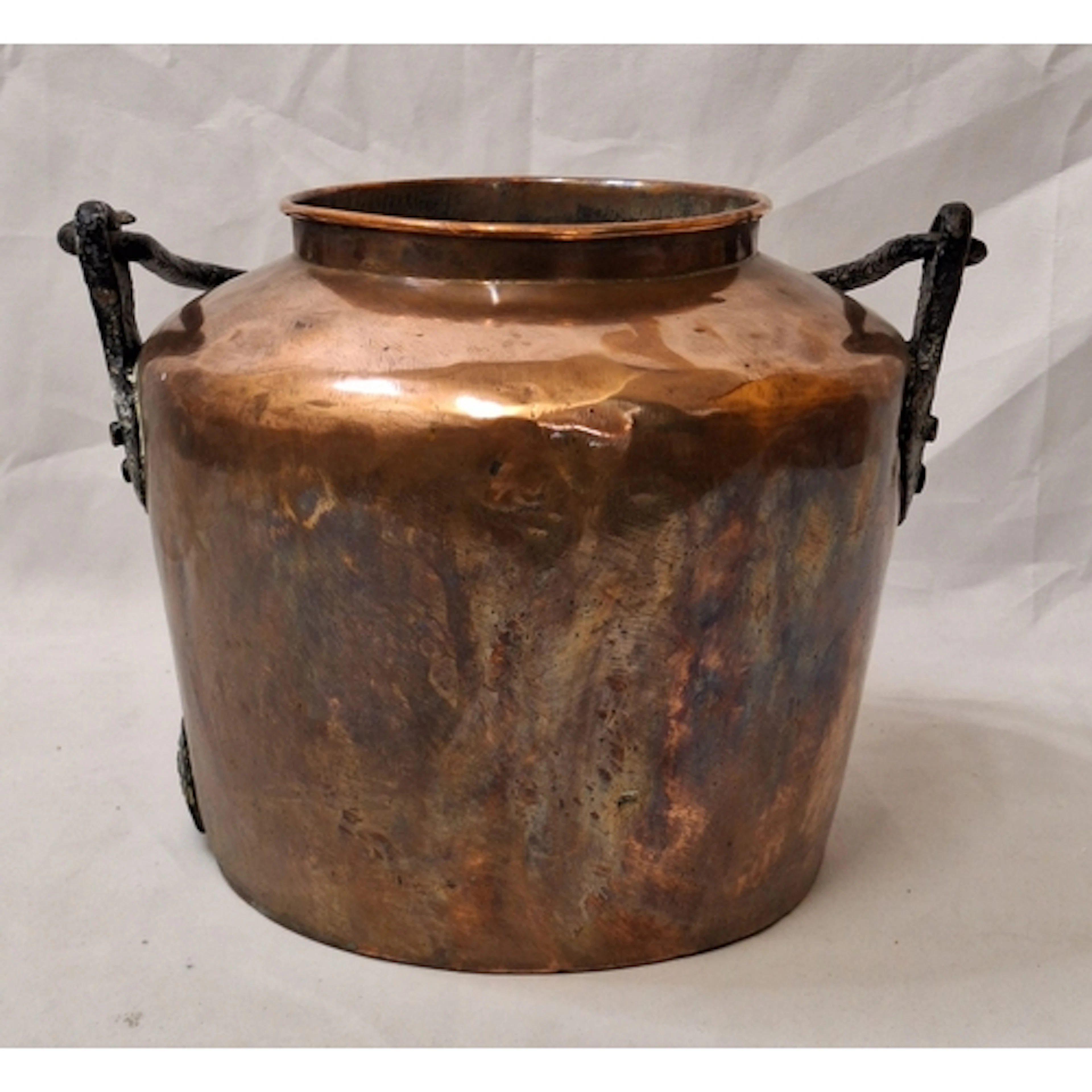 Antique Copper Pot with iron handle approx. 25cm to top x 33...