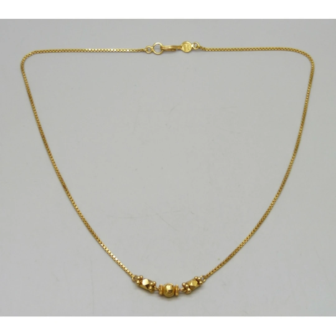 A 22ct gold necklace chain, 7.5g, 42cm