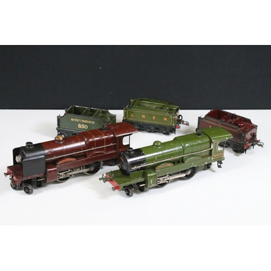 Two Hornby O gauge locomotives with tenders to include Royal...