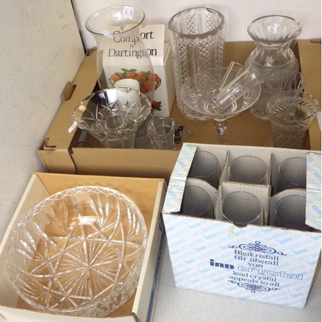 A qty of misc glassware (3)