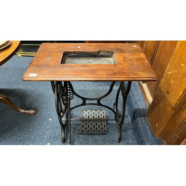 Singer sewing machine table