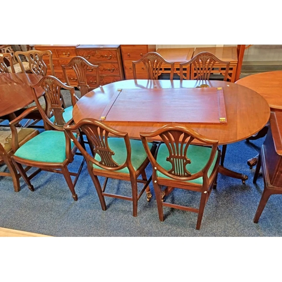 SET OF 6 MAHOGANY DINING CHAIRS ON SQUARE TAPERED SUPPORTS. ...