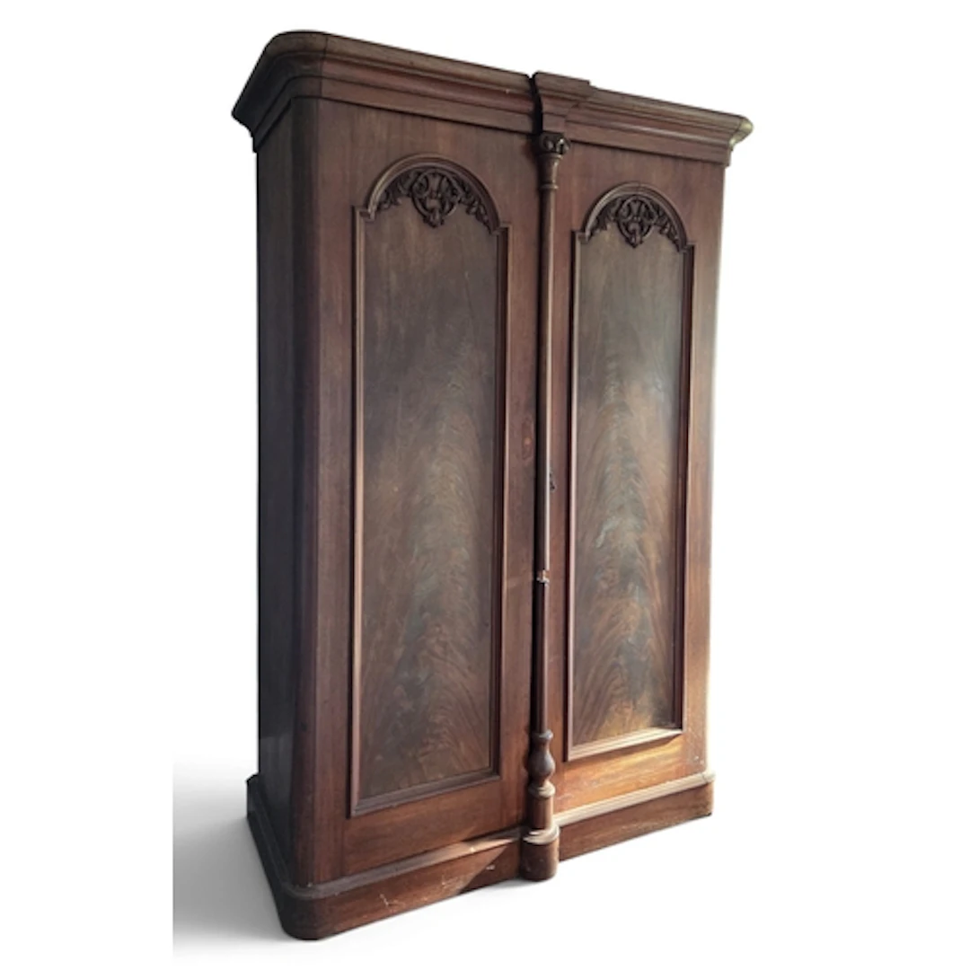 A really good 19th Century Mahogany two door Wardrobe with f...