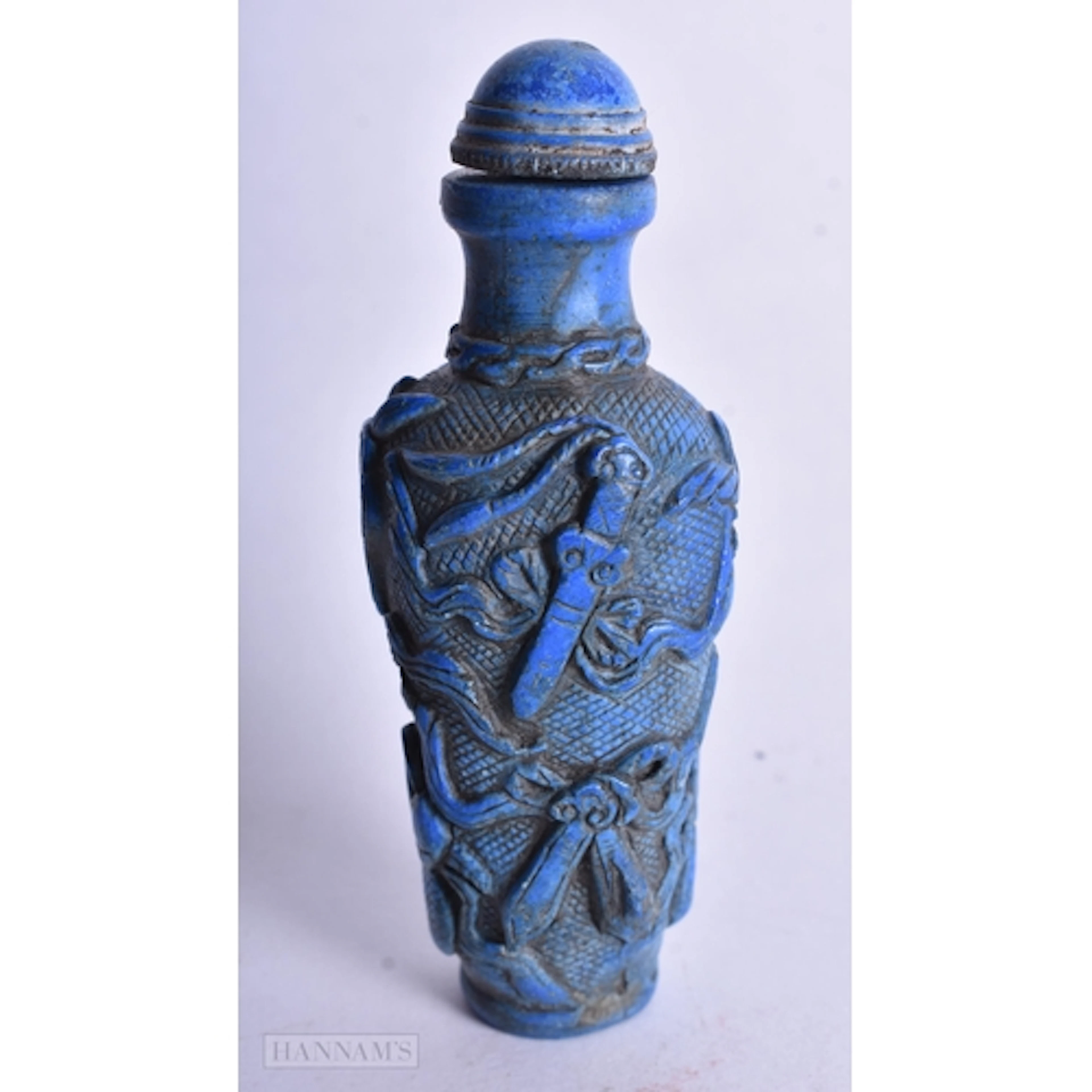 A ORIENTAL LAPIZ SNUFF BOTTLE. 8.8 x 3.4 cm