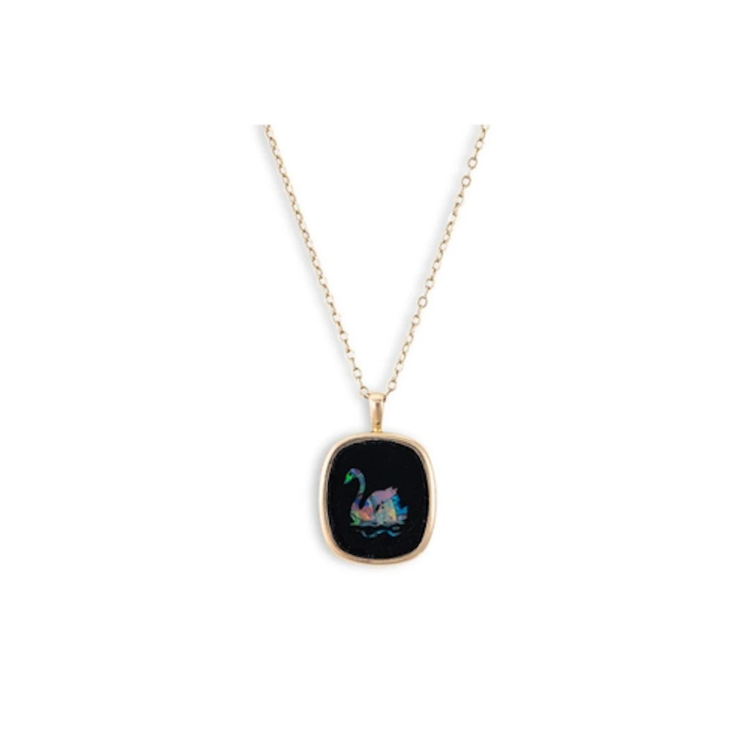 A VINTAGE OPALESCENT PENDANT, depicting a swan