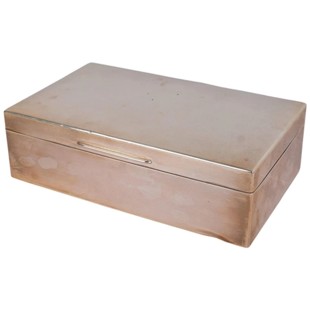 A George V silver cigar box, William Commyns & Sons Ltd, Lon...