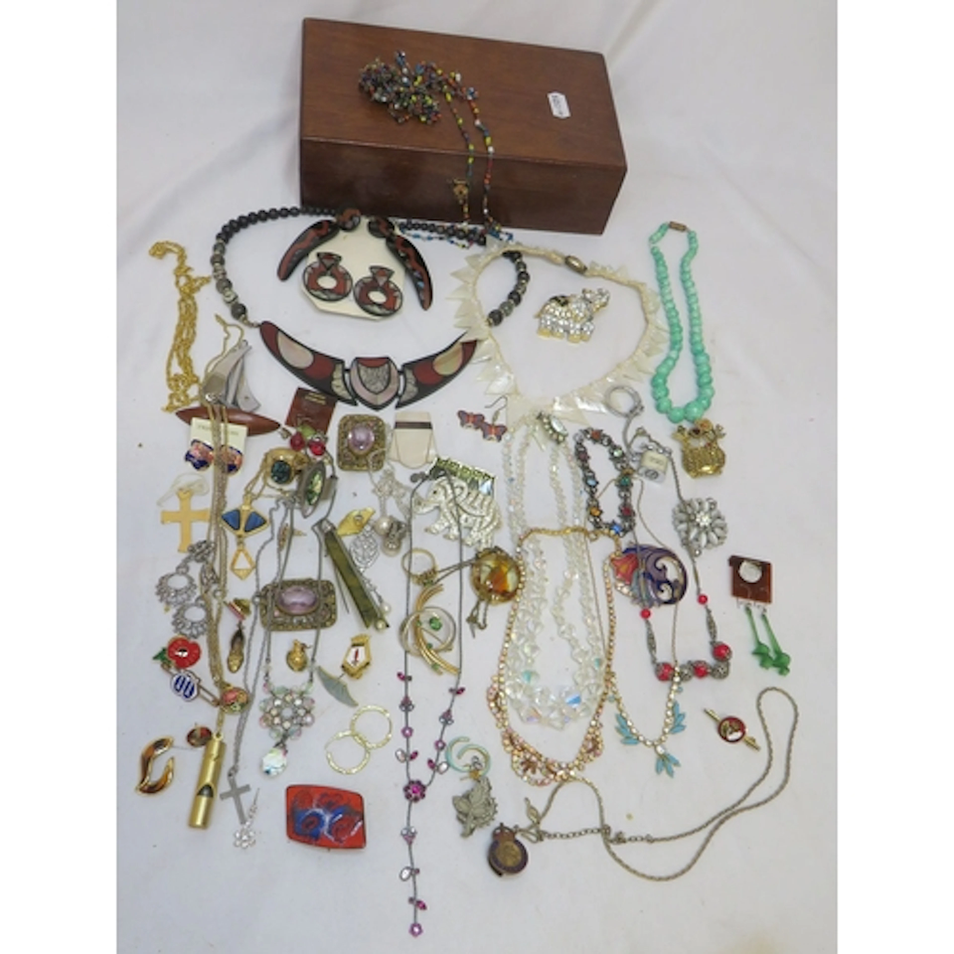 Costume Jewellery mostly vintage incl. aurora borealis penda...