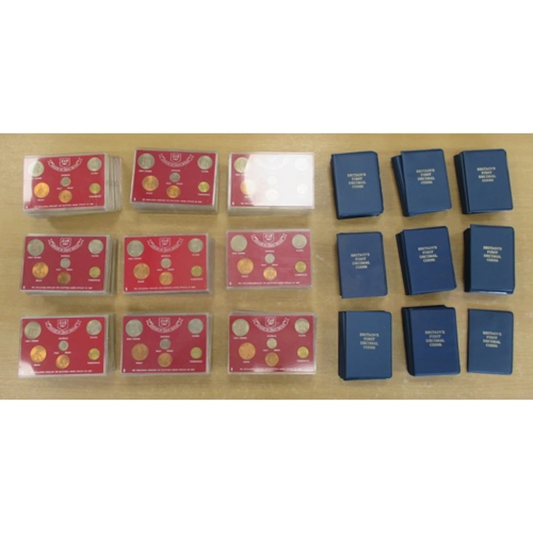 Collection of uncirculated 1967 years sets (89) and Britains...