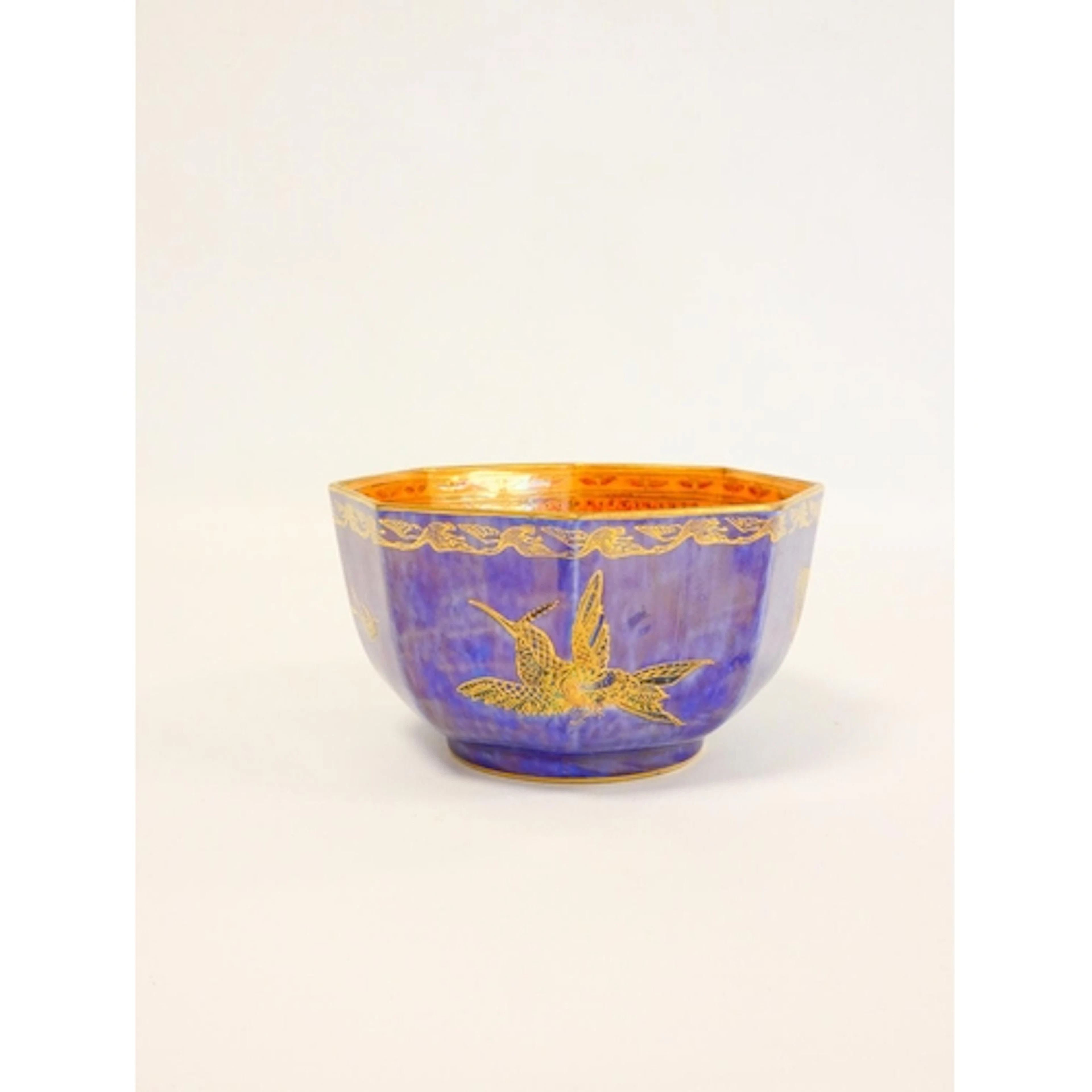 Wedgwood 'Flying Hummingbirds' octagonal lustre bowl Z5294, ...