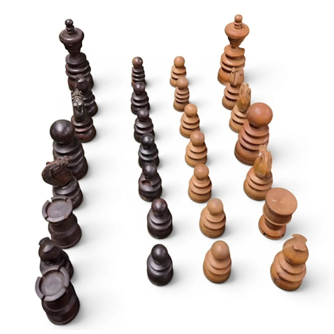 A good part set of Timber Chess pieces St George/ Calvert pa...