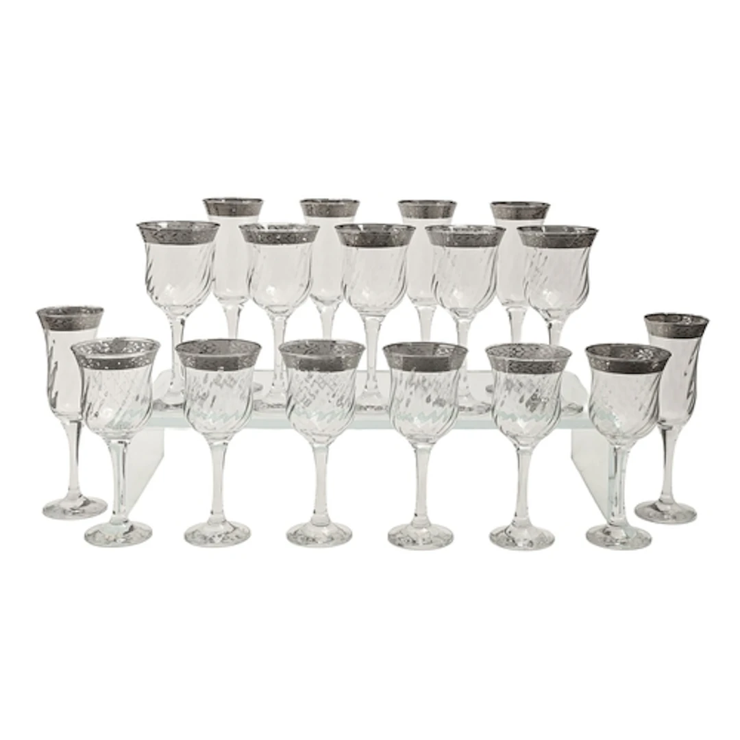 A suite of Vecchia Murano drinking glasses, late 20th c, wit...